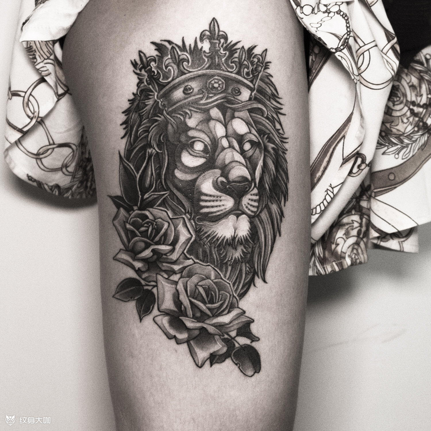 狮子黑灰手稿纹身
