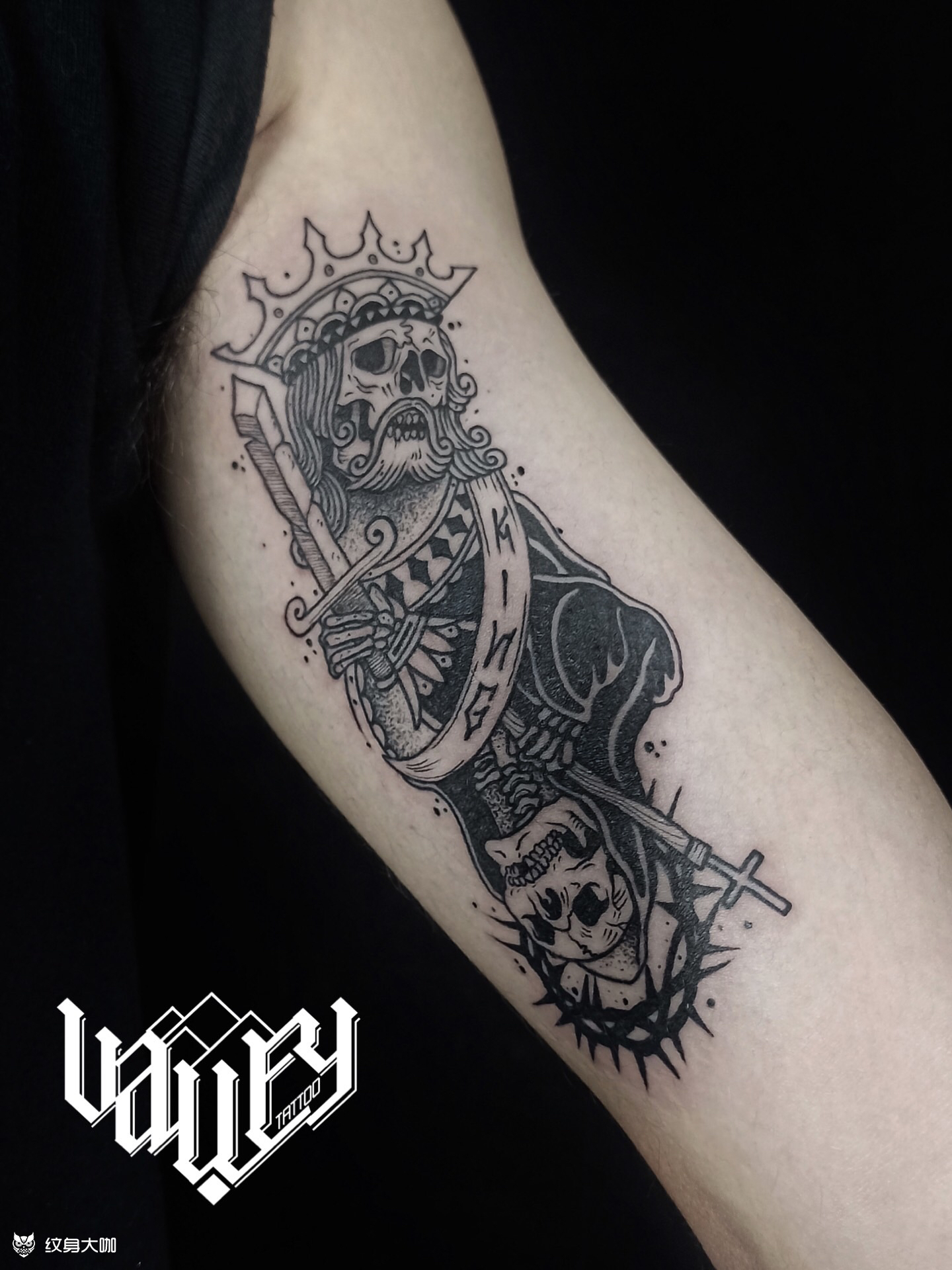小腿冷酷、残暴的黑灰死神纹身图案 - 武汉纹彩刺青