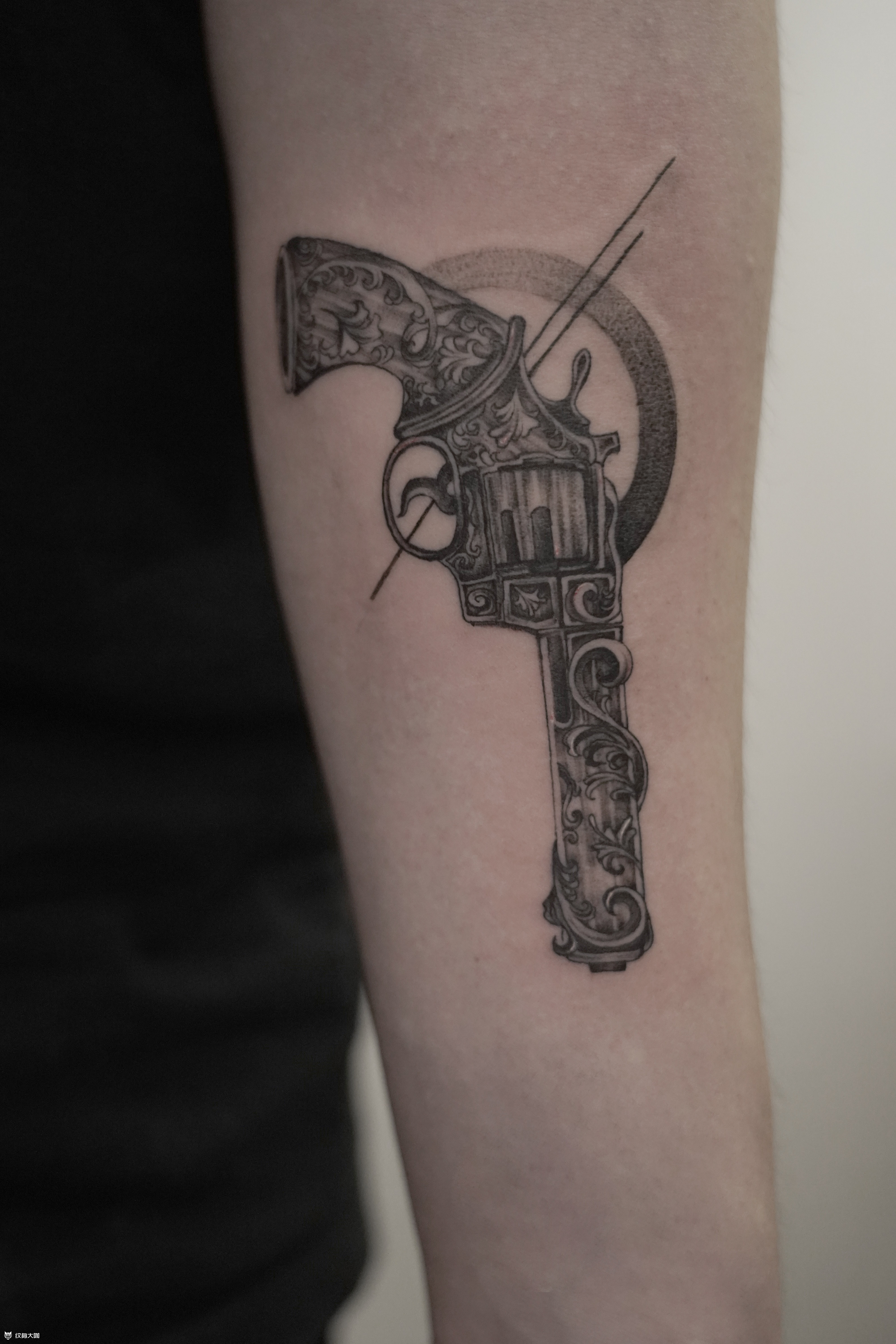 写实复古左轮手枪_纹身图案手稿图片_鲁西西的纹身作品集