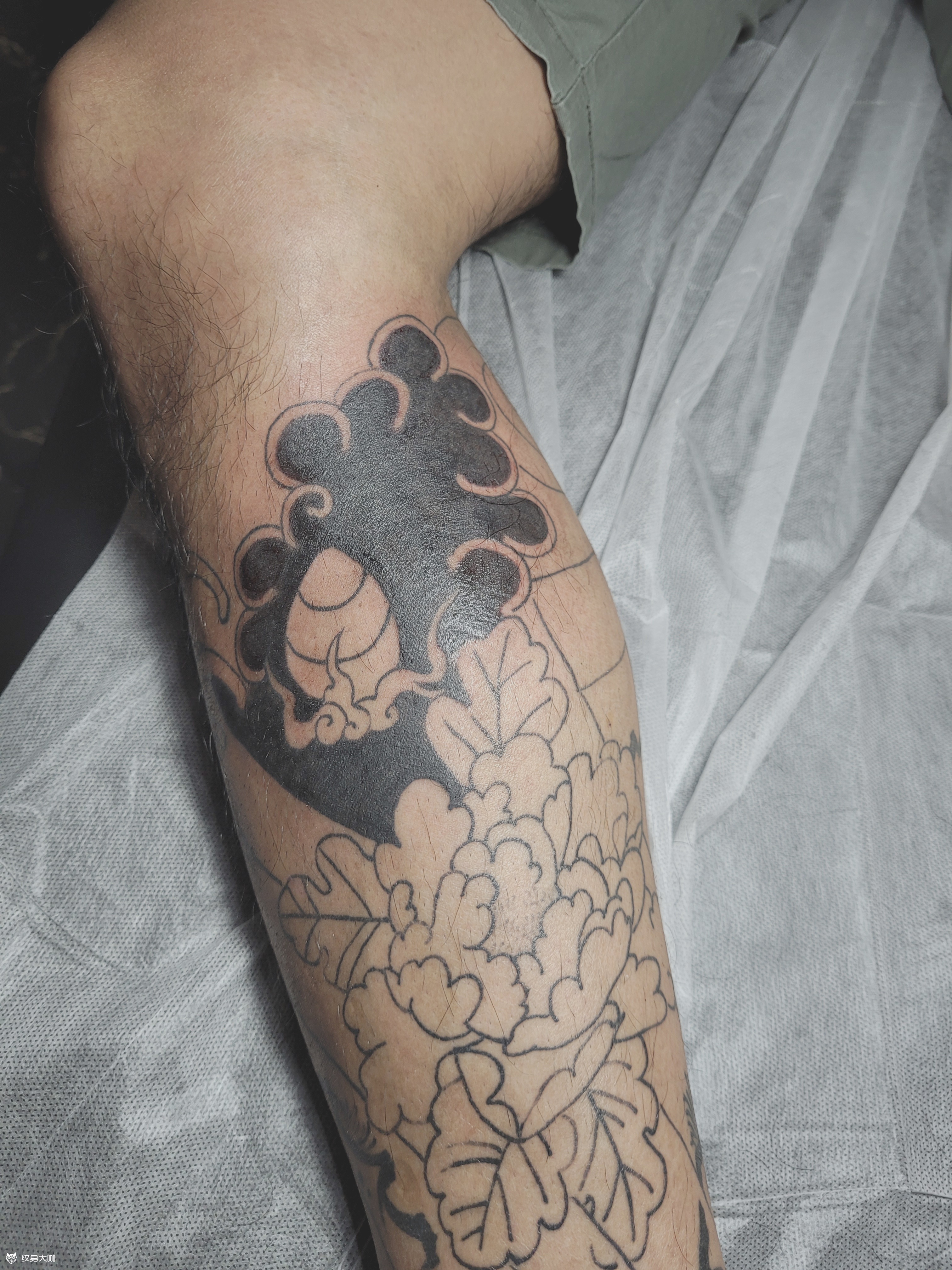 小腿老传统牡丹宝珠_纹身图案手稿图片_犬のtattoo studio的纹身作品
