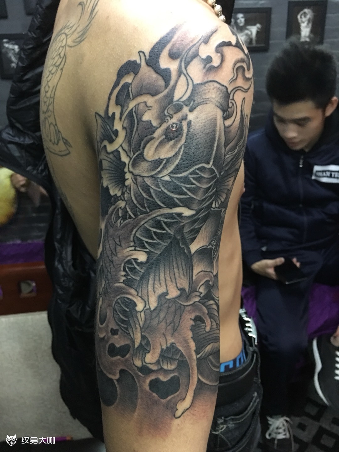 大臂鲤鱼_纹身图案手稿图片_luotattoo的纹身作品集