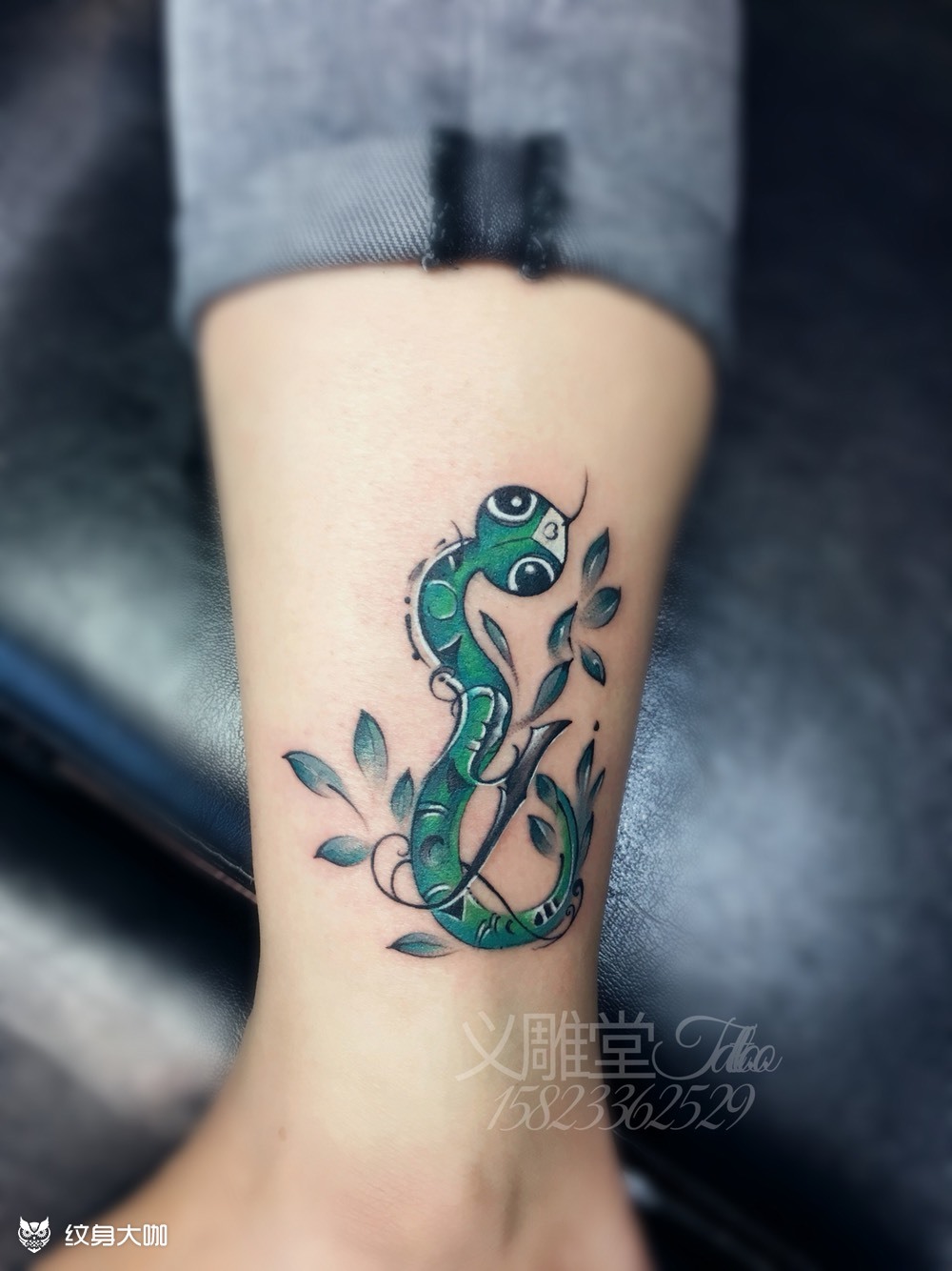 脚踝小蛇纹身_纹身图案手稿图片_义雕堂 tattoo的纹身作品集