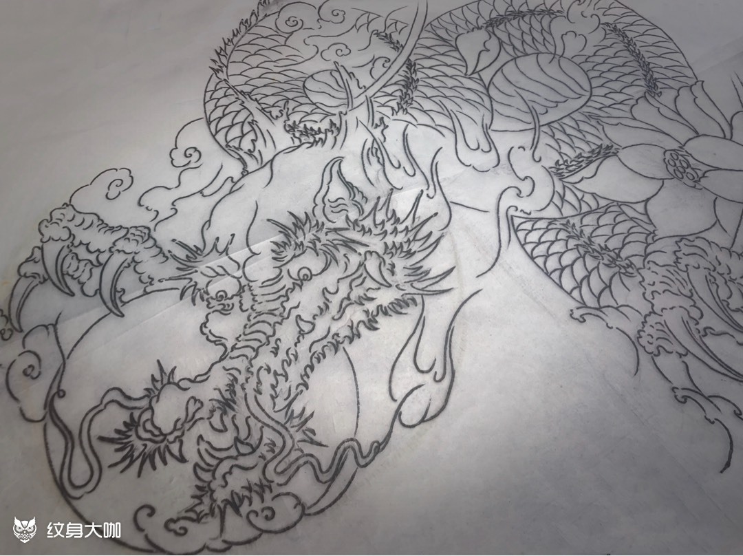 过肩龙线稿_纹身图案手稿图片_李豪华的纹身作品集