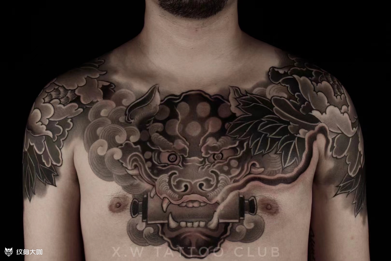 分享33张性感女性胸下各种纹身风格的纹身作品图片 - 胸部纹身图案大全 武汉老兵纹身