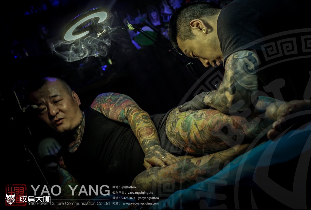 杨明的 @杨明   中国刺青第一达人    见过太多纹身师需要预约的 !