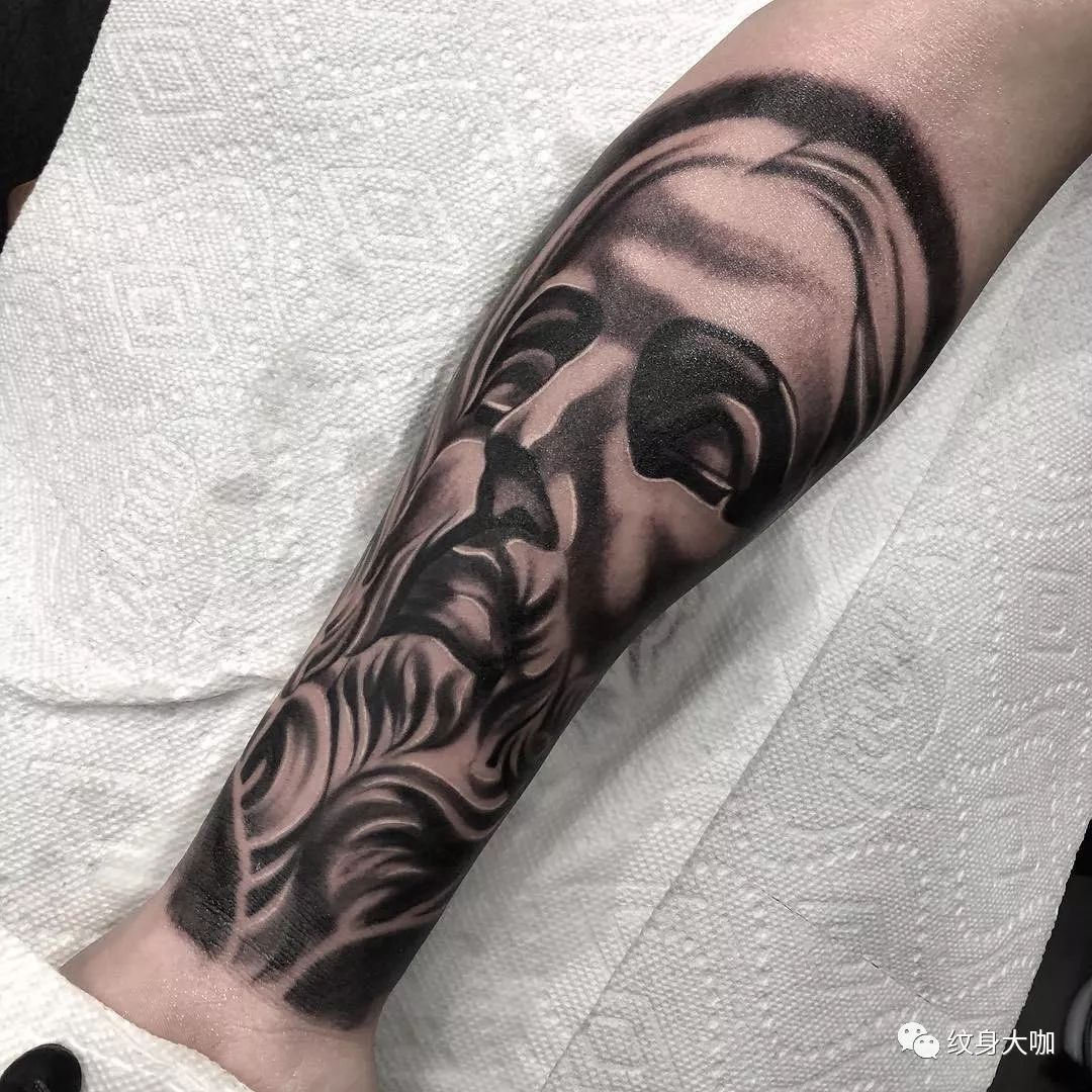 耶稣纹身图案手臂_耶稣纹身图案手臂分享展示