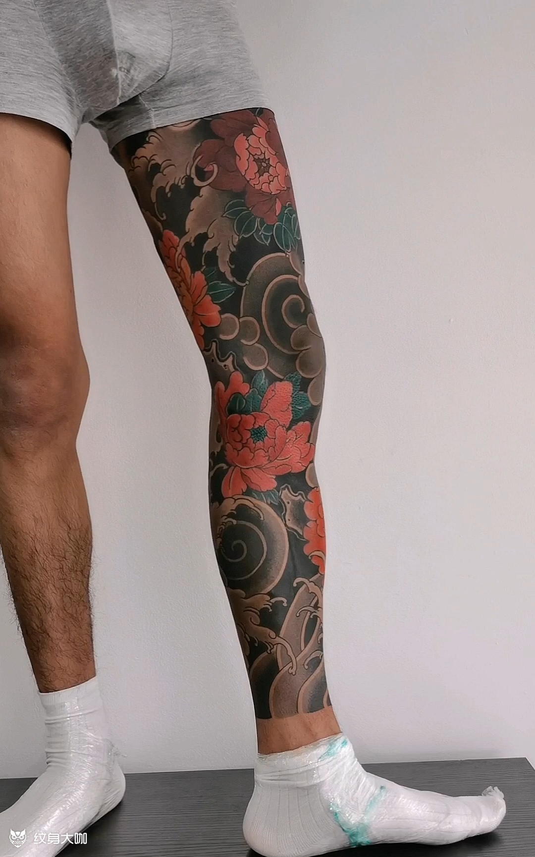 花腿纹身图案#彩色荷花纹身图案#吴江酷客纹身_吴江酷客纹身-站酷ZCOOL