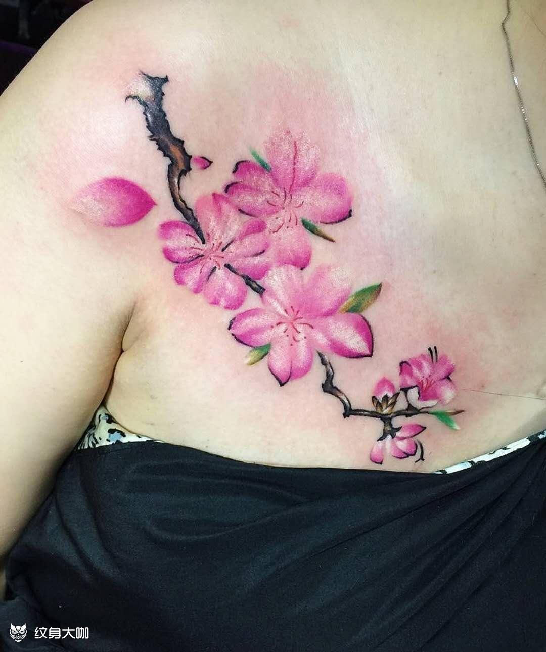 桃花纹身