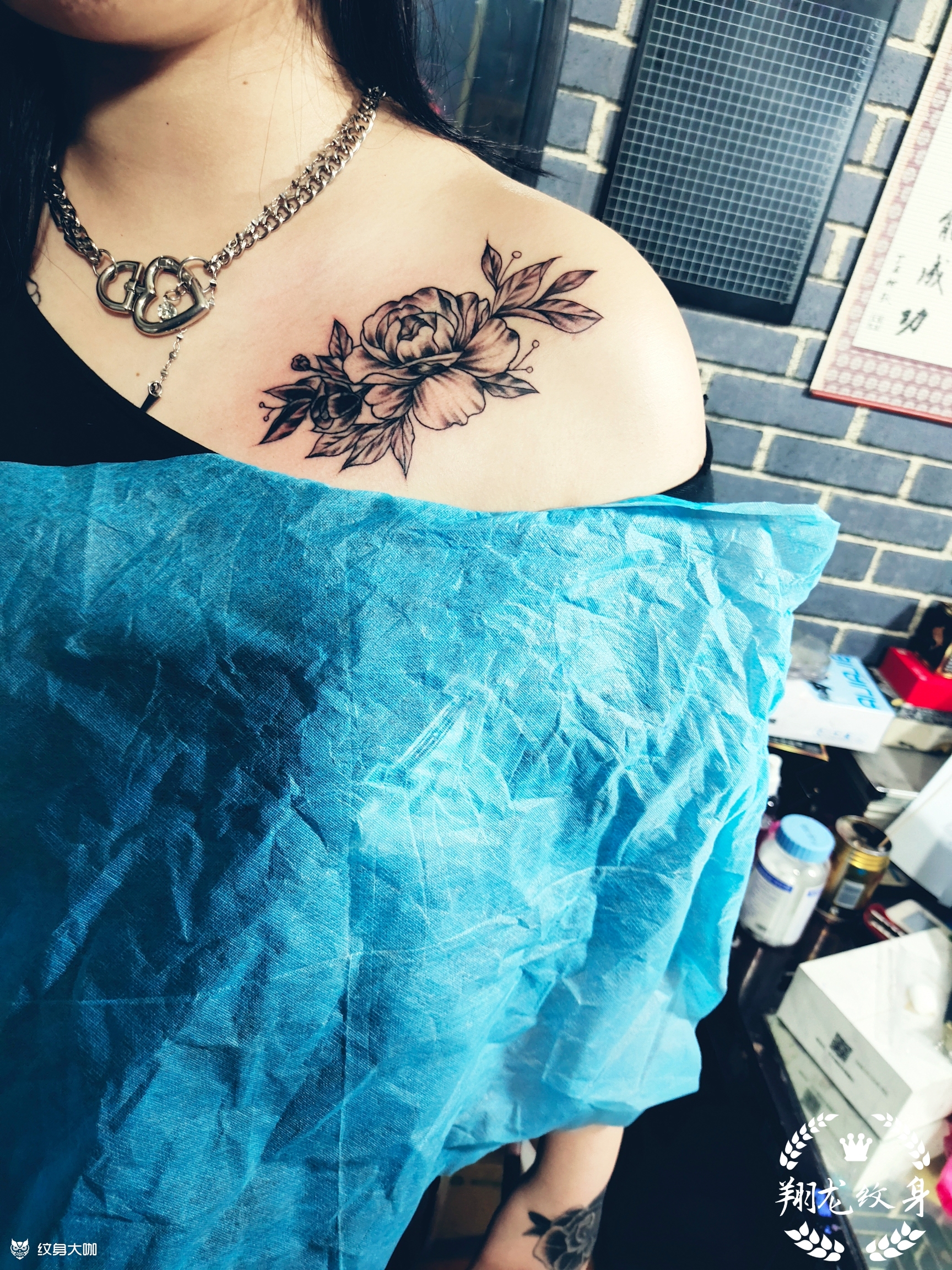 素花遮盖字母_纹身图案手稿图片_翔龙tattoo的纹身作品集