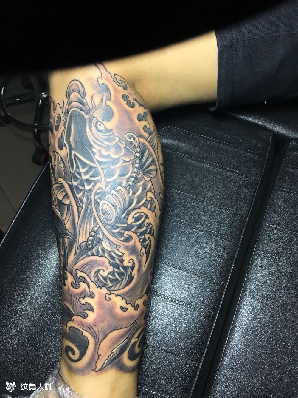【小腿莲花鲤鱼】_纹身图案手稿图片_马云龙的纹身作品集