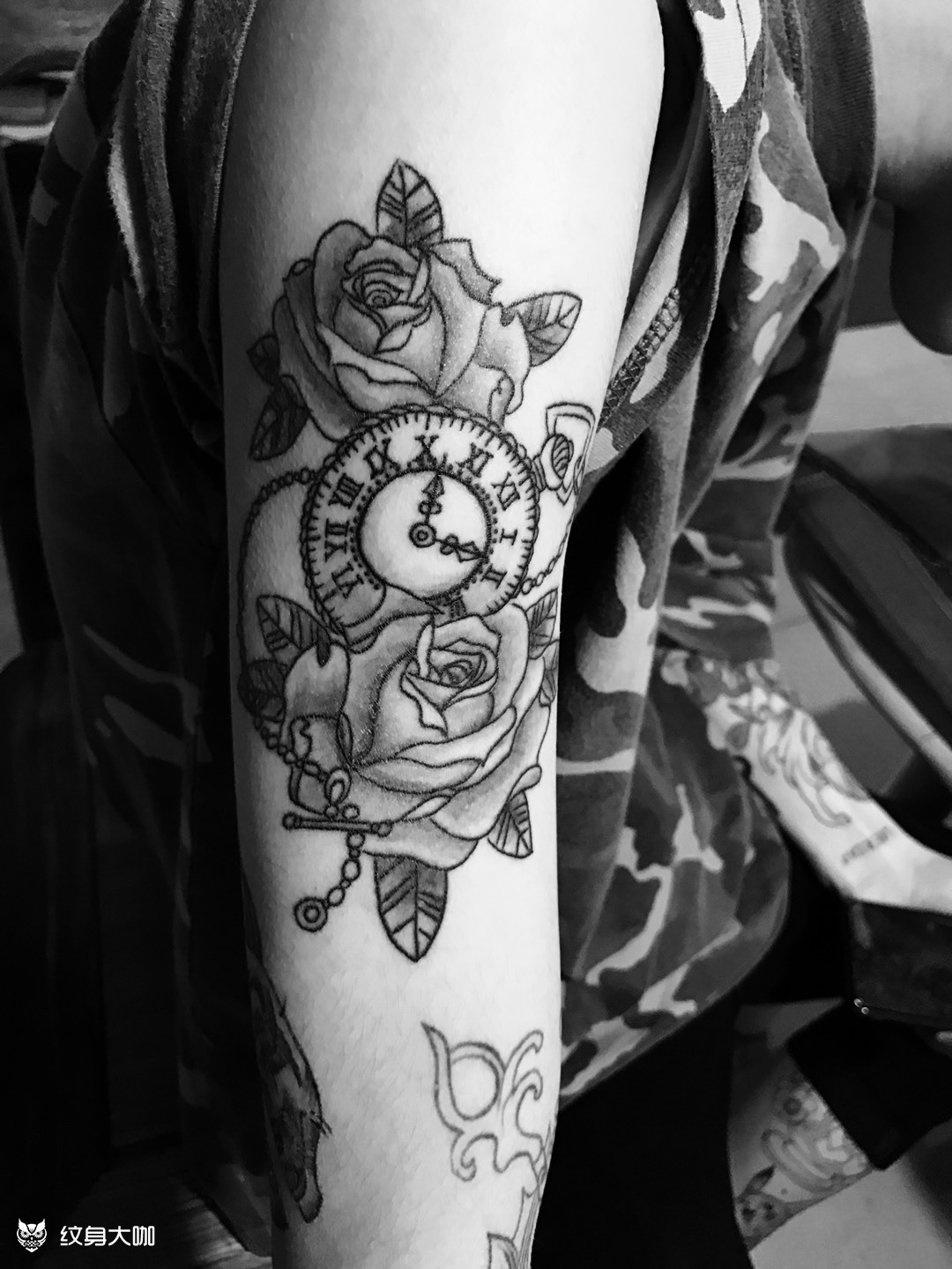 玫瑰钟表_纹身图案手稿图片_另外一个岳恒呀的纹身作品集