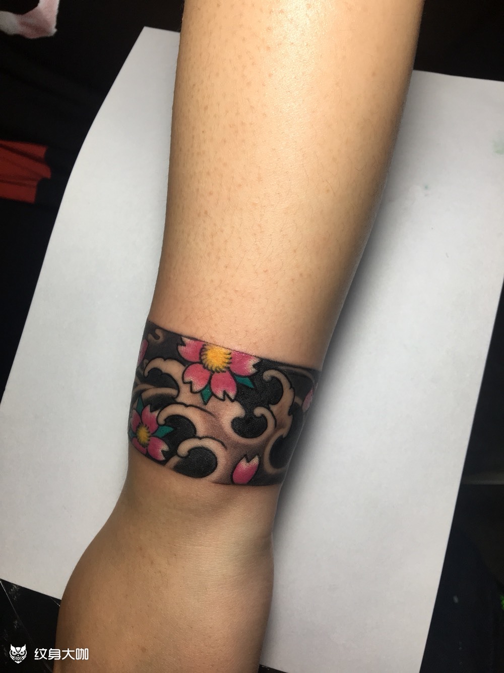 水浪樱花臂环_纹身图案手稿图片_青山的纹身作品集