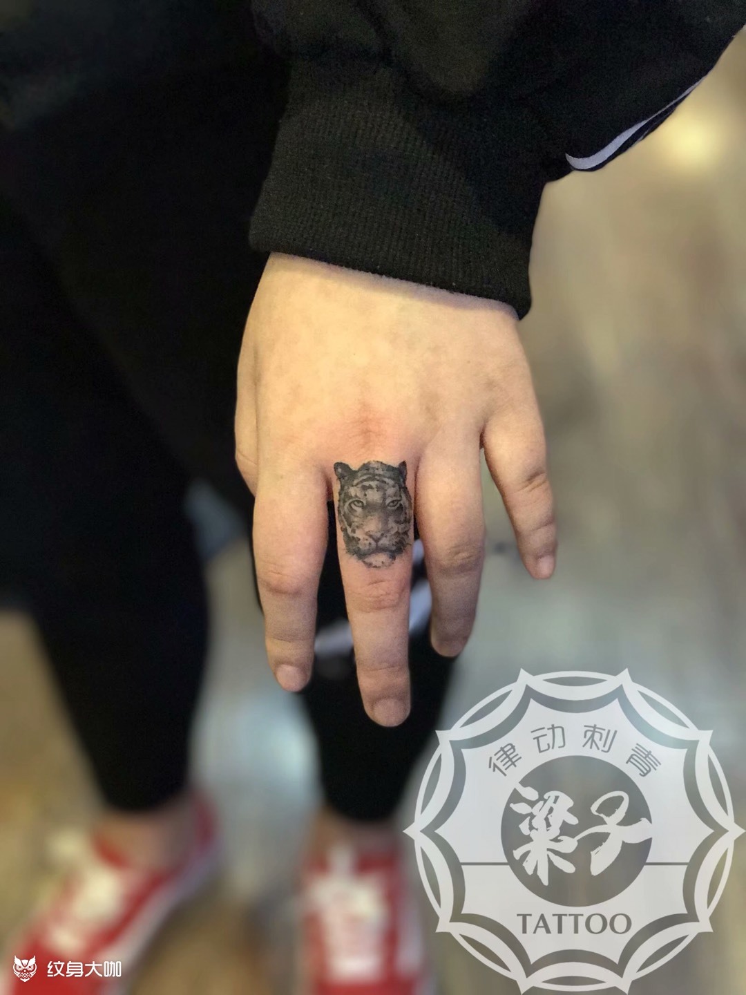 作品简介:手指小老虎头