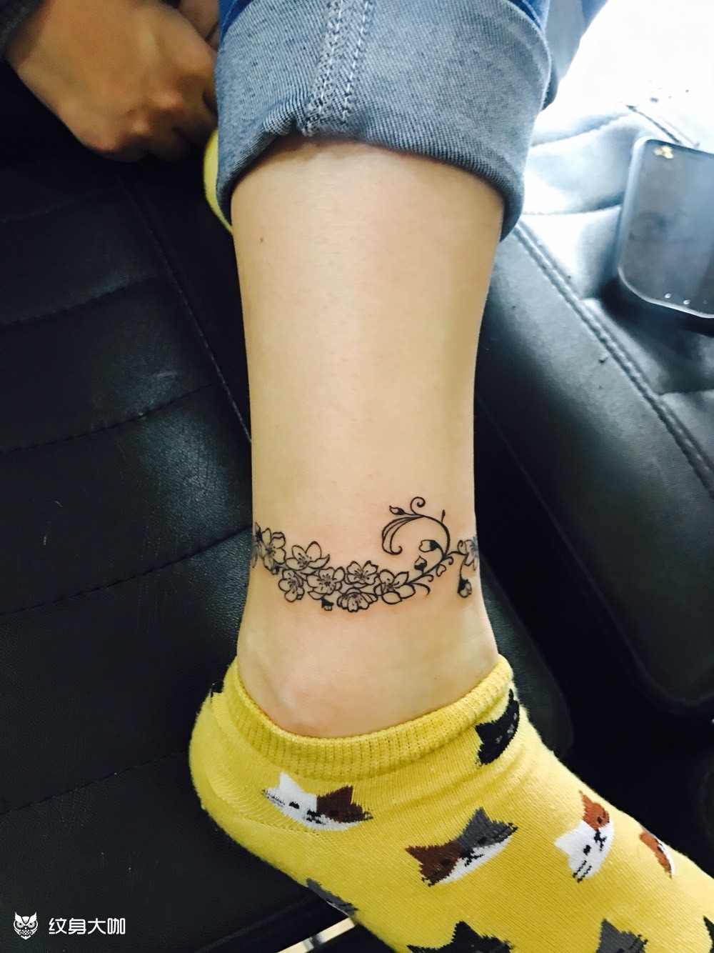 花环脚链_纹身图案手稿图片_绣女的纹身作品集
