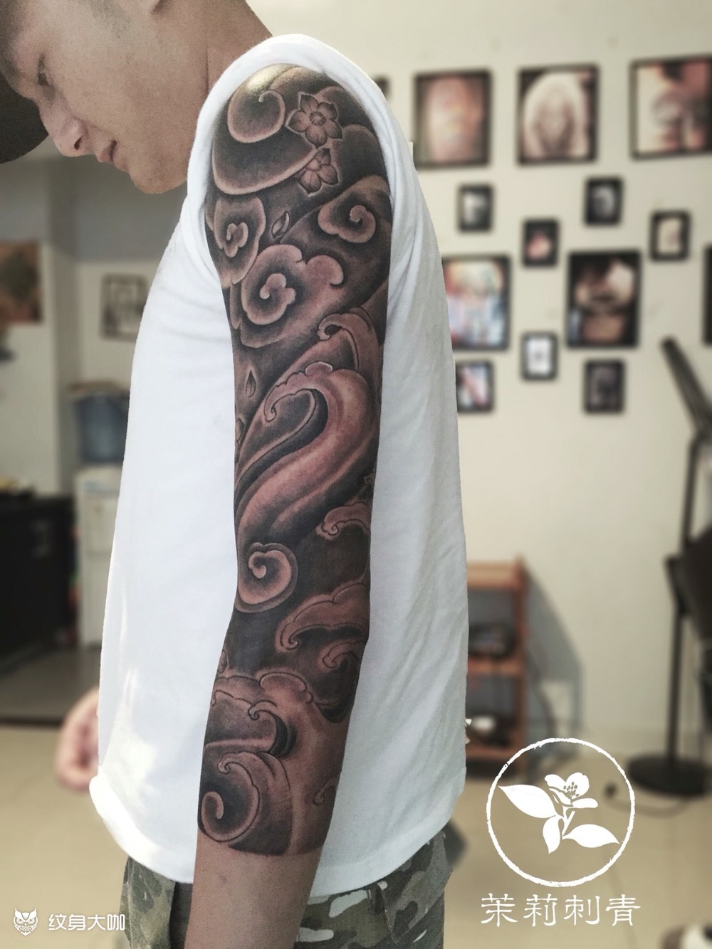 作品简介:休息完了  回归工作啦  前几天做的祥云 浪花7分袖  手绘