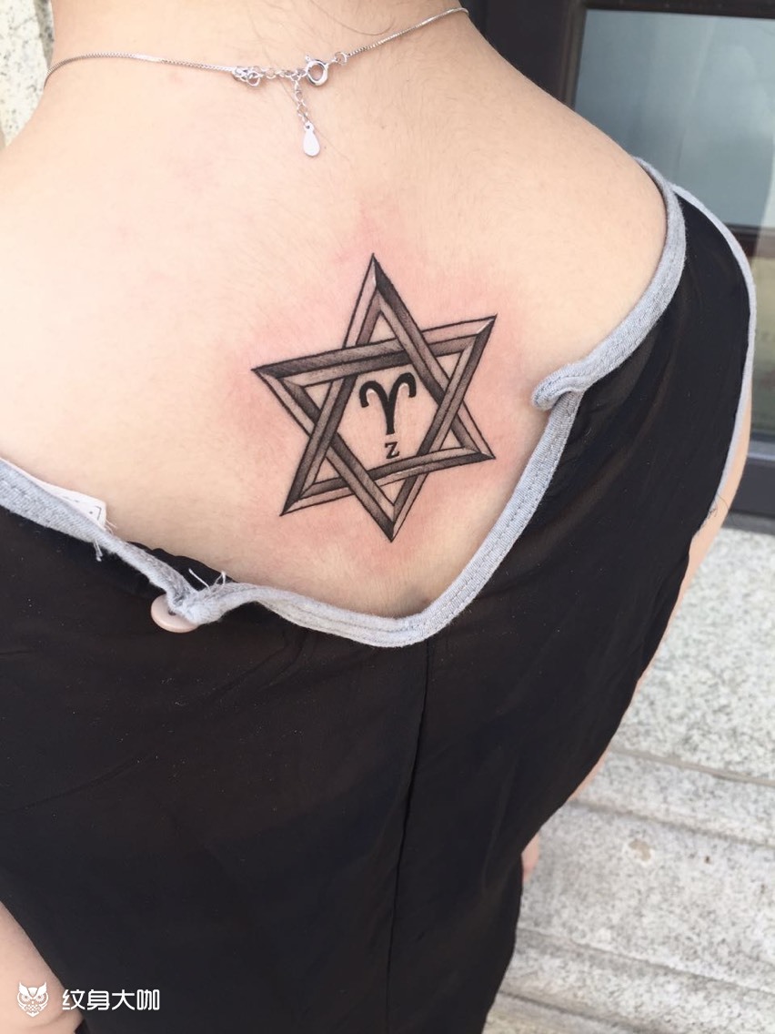 情侣六芒星,中间是星座_纹身图案手稿图片_程新龙的纹身作品集