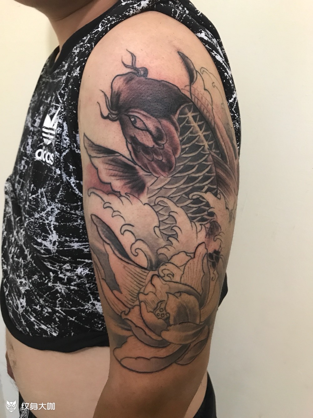 大臂鲤鱼_纹身图案手稿图片_张玉浩的纹身作品集