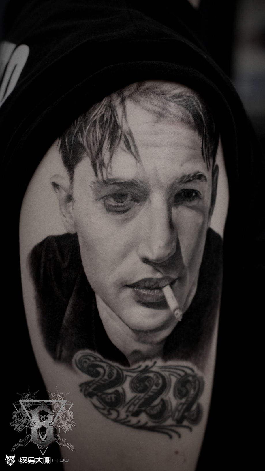 汤姆哈迪纹身图片