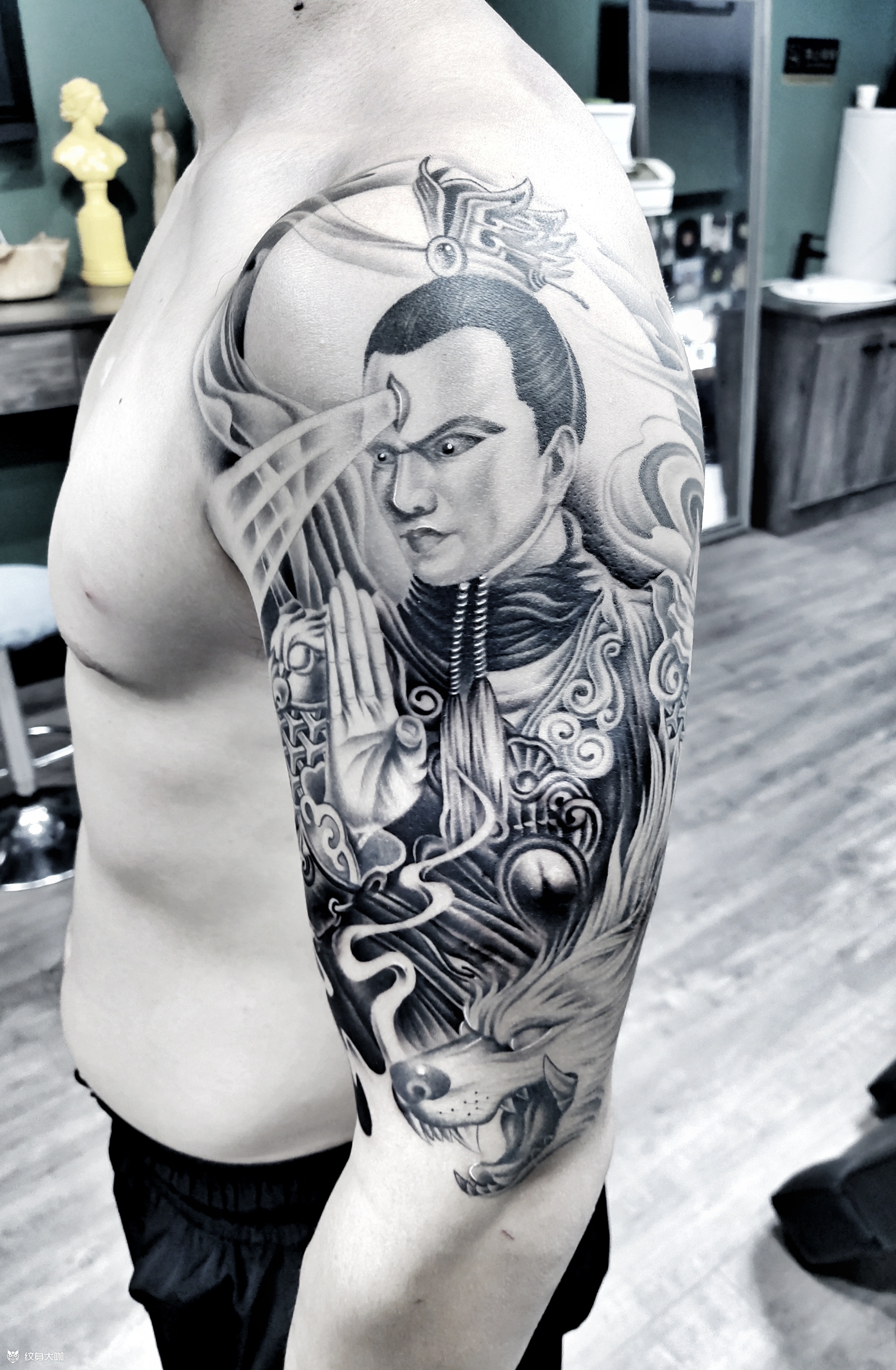 作品简介:大臂二郎神中午完工了