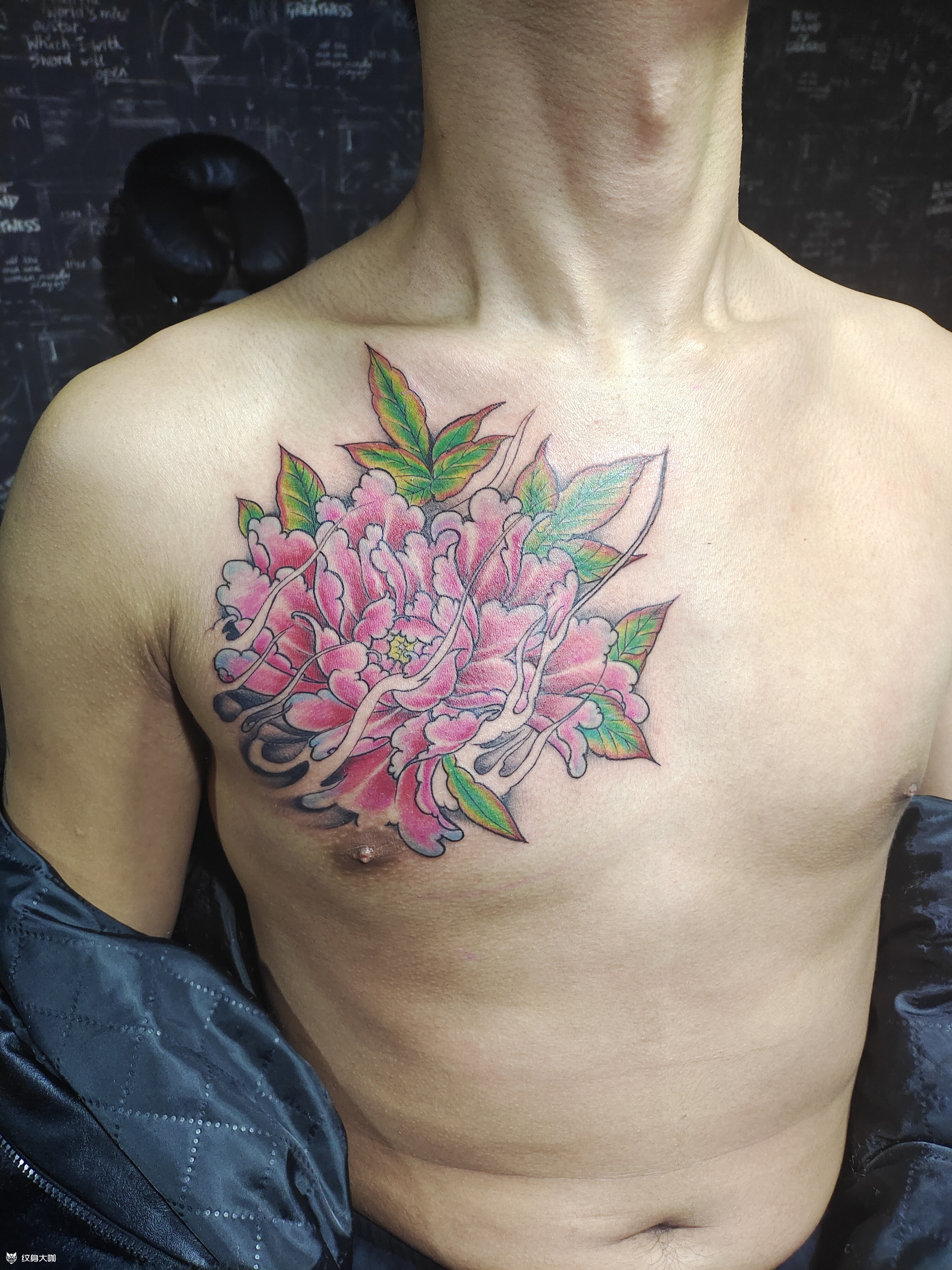 胸口 牡丹_纹身图案手稿图片_吕超的纹身作品集