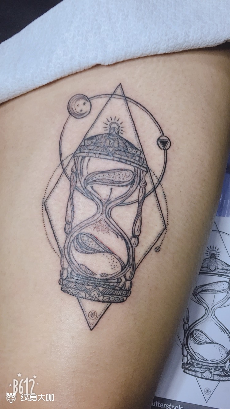 沙漏_纹身图案手稿图片_冯春的纹身作品集