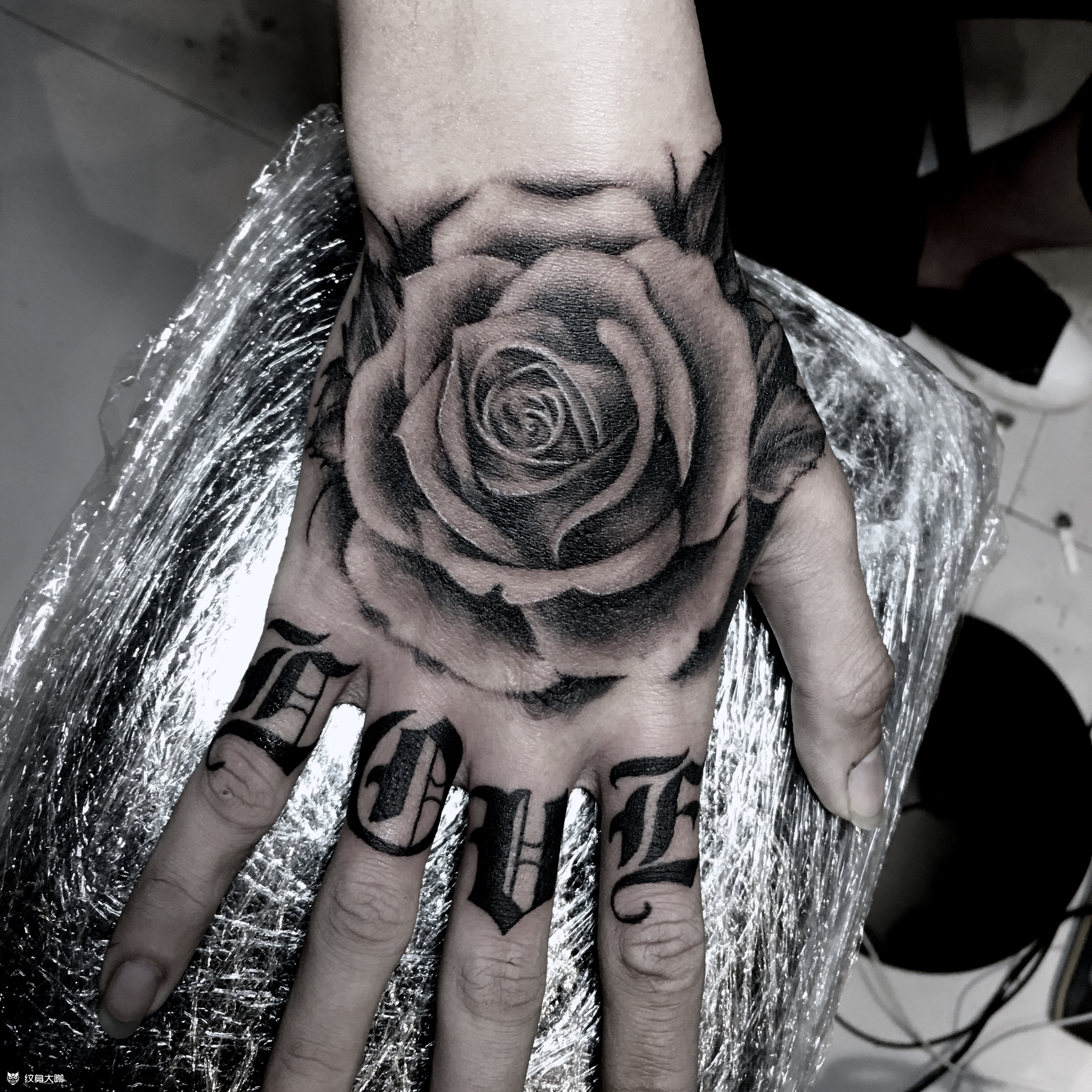 手背玫瑰_纹身吧社区 - 纹身大咖