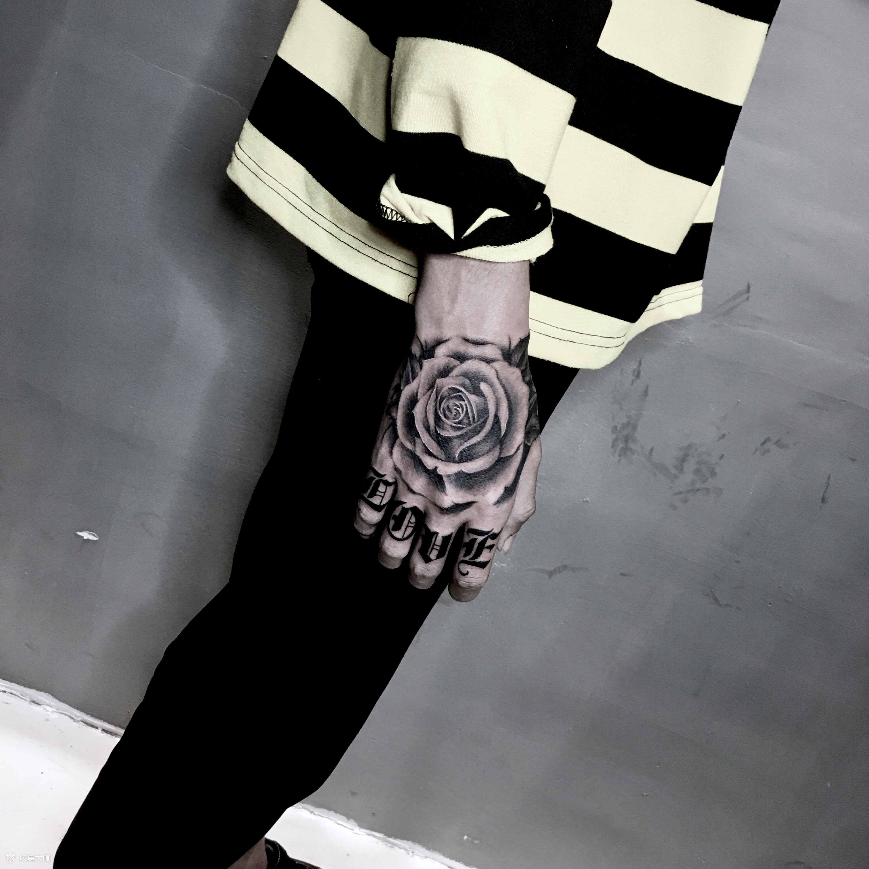 手背玫瑰_纹身吧社区 - 纹身大咖