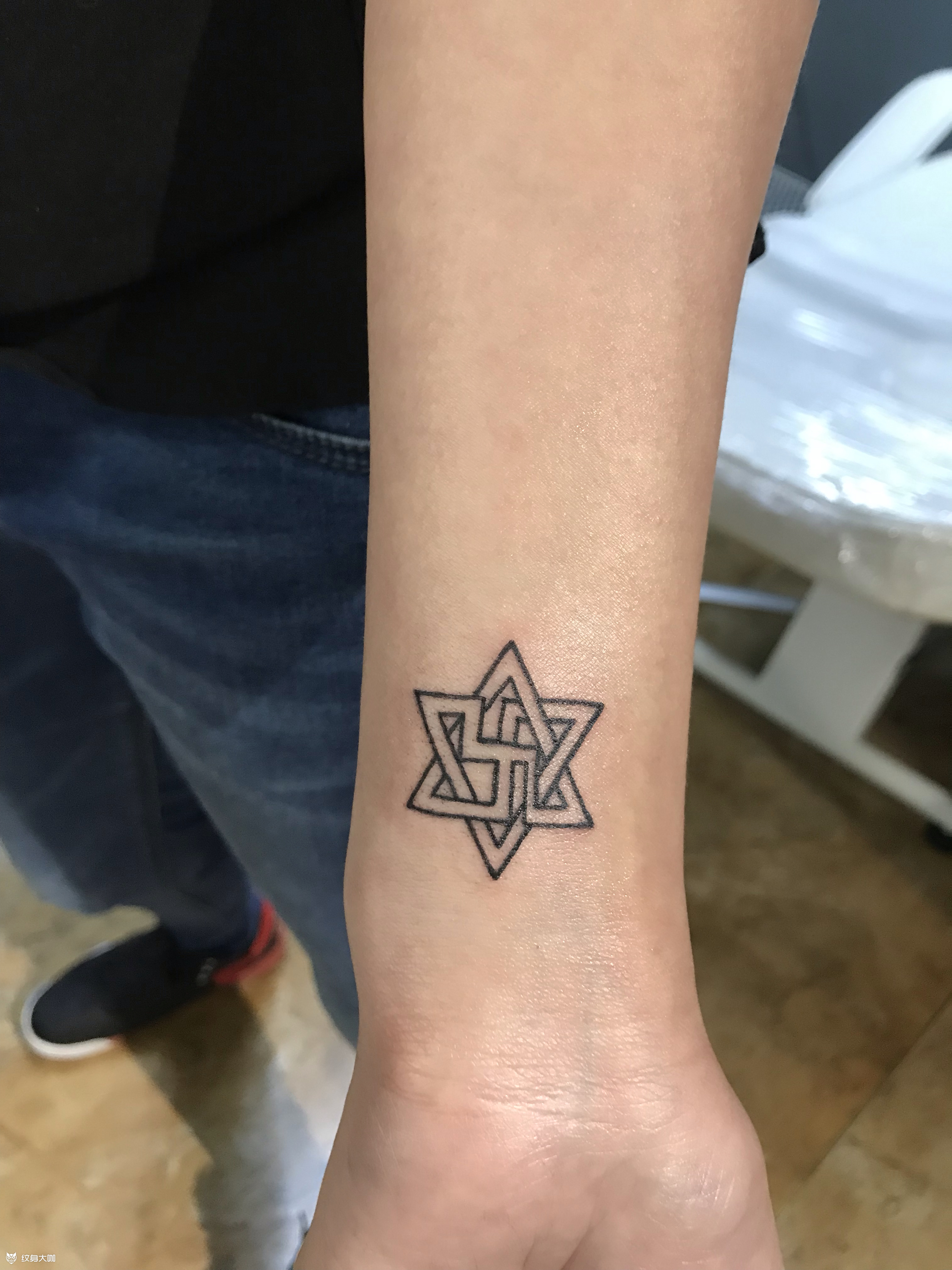 六芒星_纹身图案手稿图片_淼淼的纹身作品集