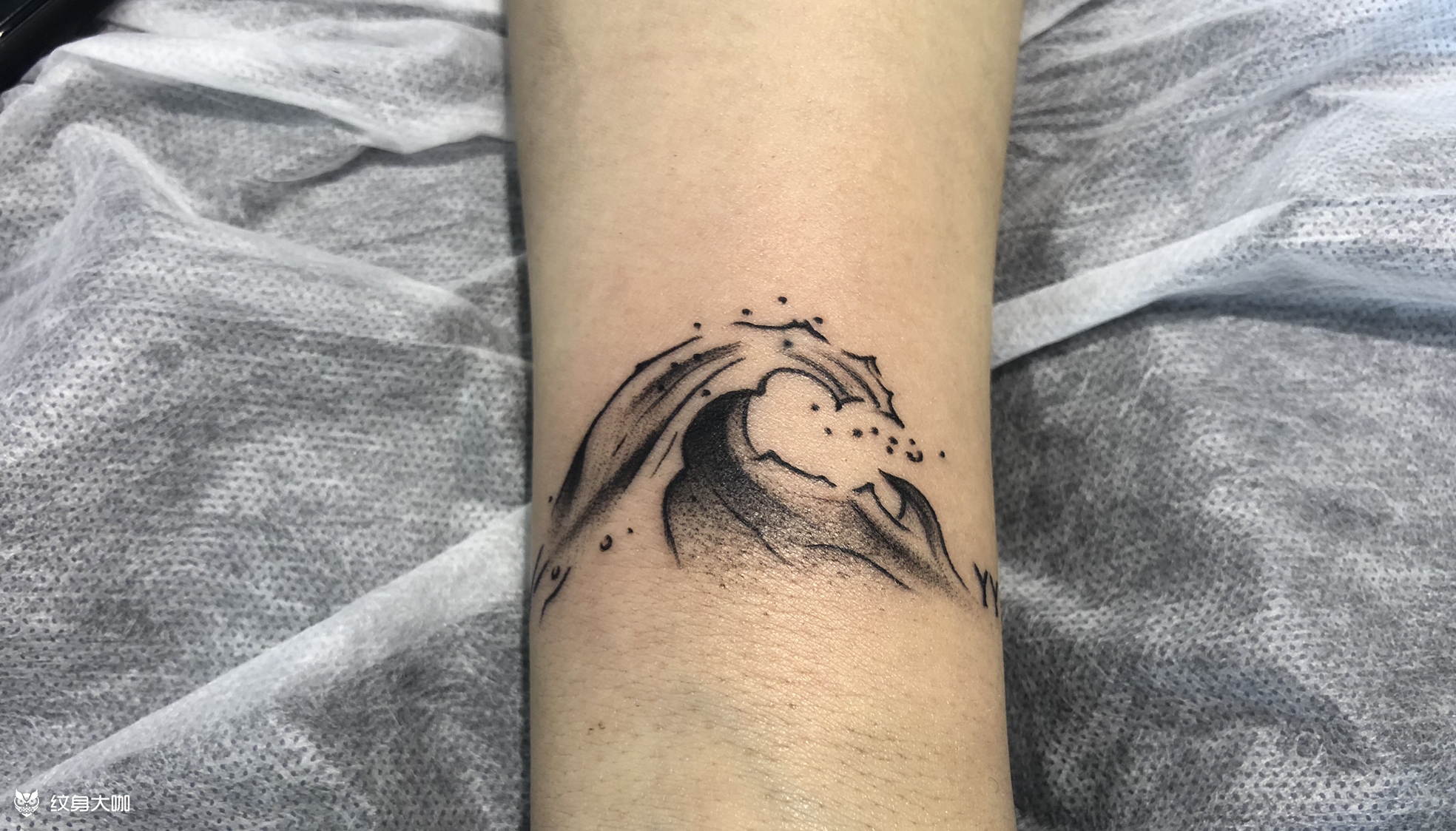 浪花_纹身图案手稿图片_何纬的纹身作品集
