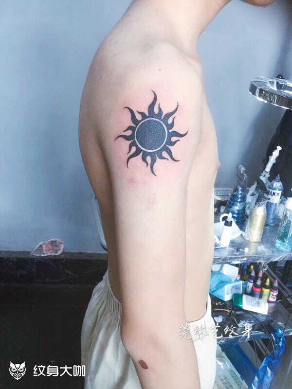 太阳纹身图案简单图片