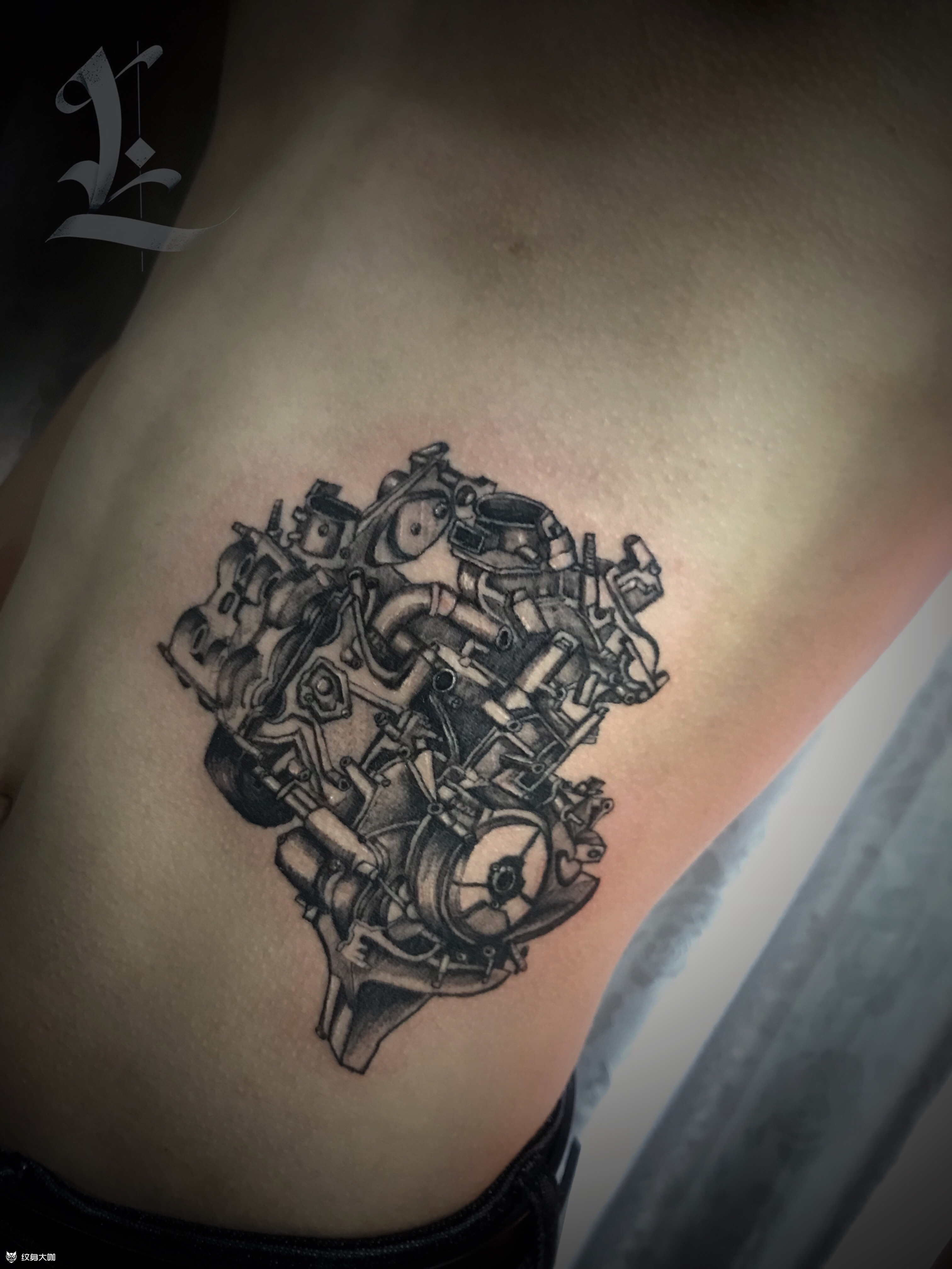 杜卡迪发动机这是一个对杜卡迪_纹身吧社区 - 纹身大咖