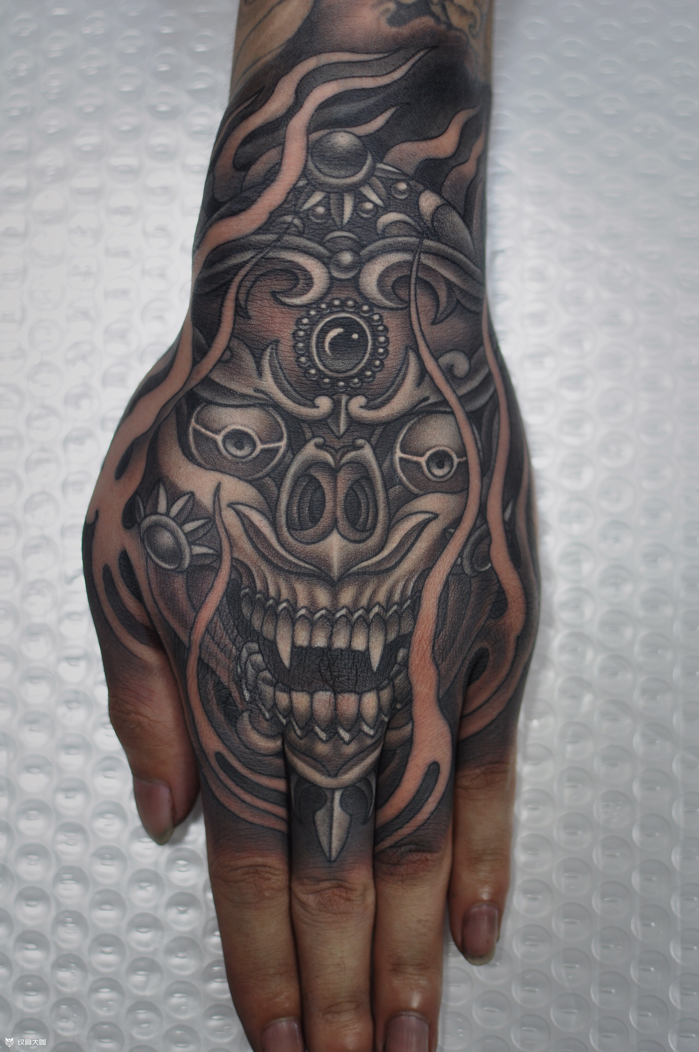 手背,嘎巴拉_纹身图案手稿图片_李占山的纹身作品集