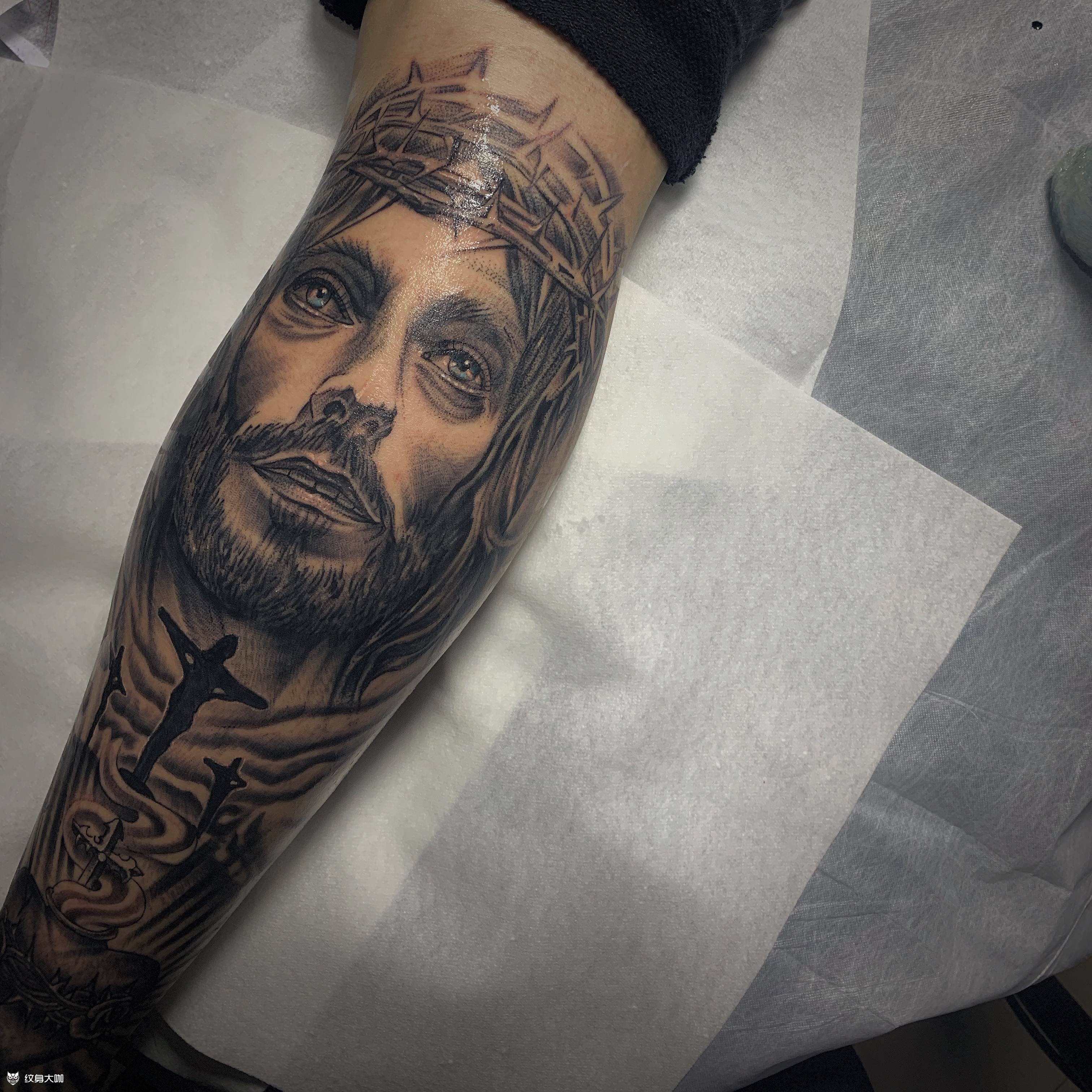 耶稣小腿_纹身图案手稿图片_刘威的纹身作品集