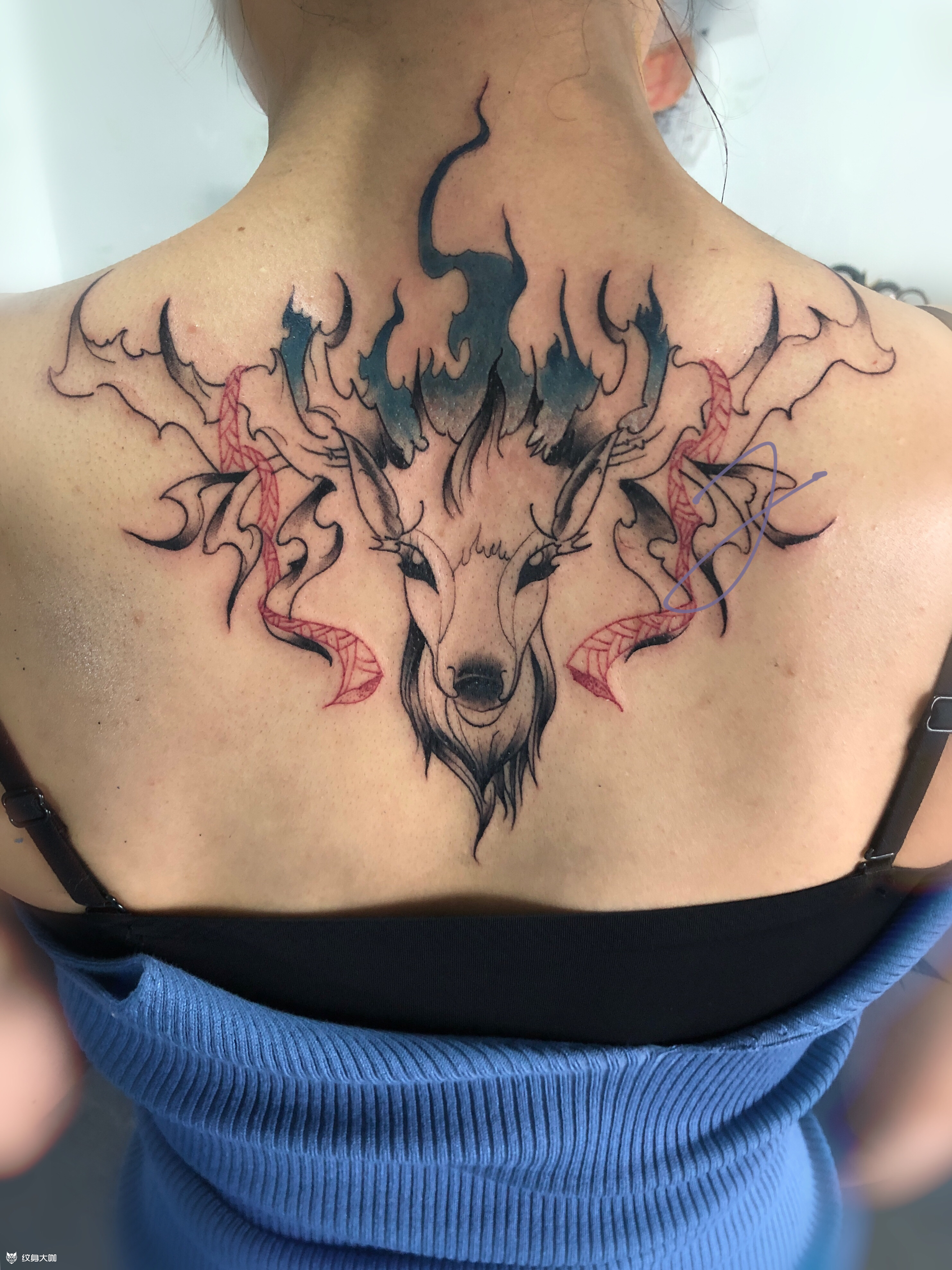 后背鹿头纹身图案图片