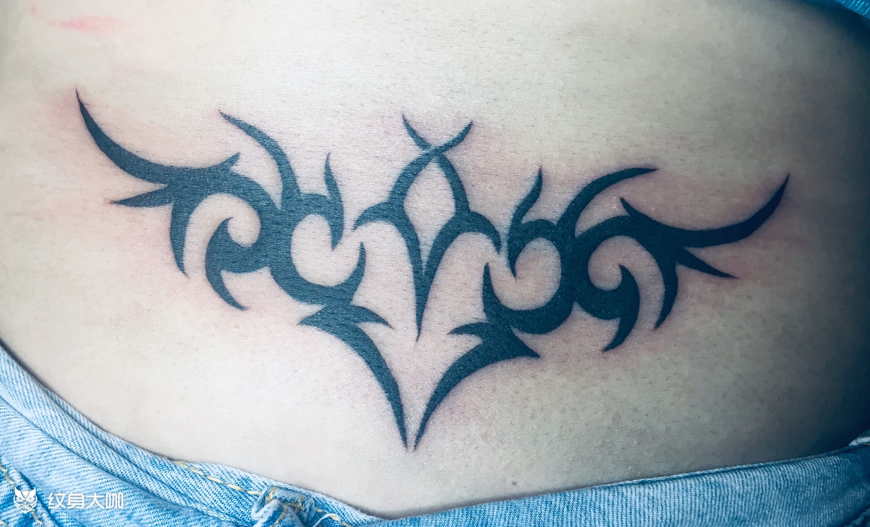 后腰图腾_纹身图案手稿图片_张大湿的纹身作品集