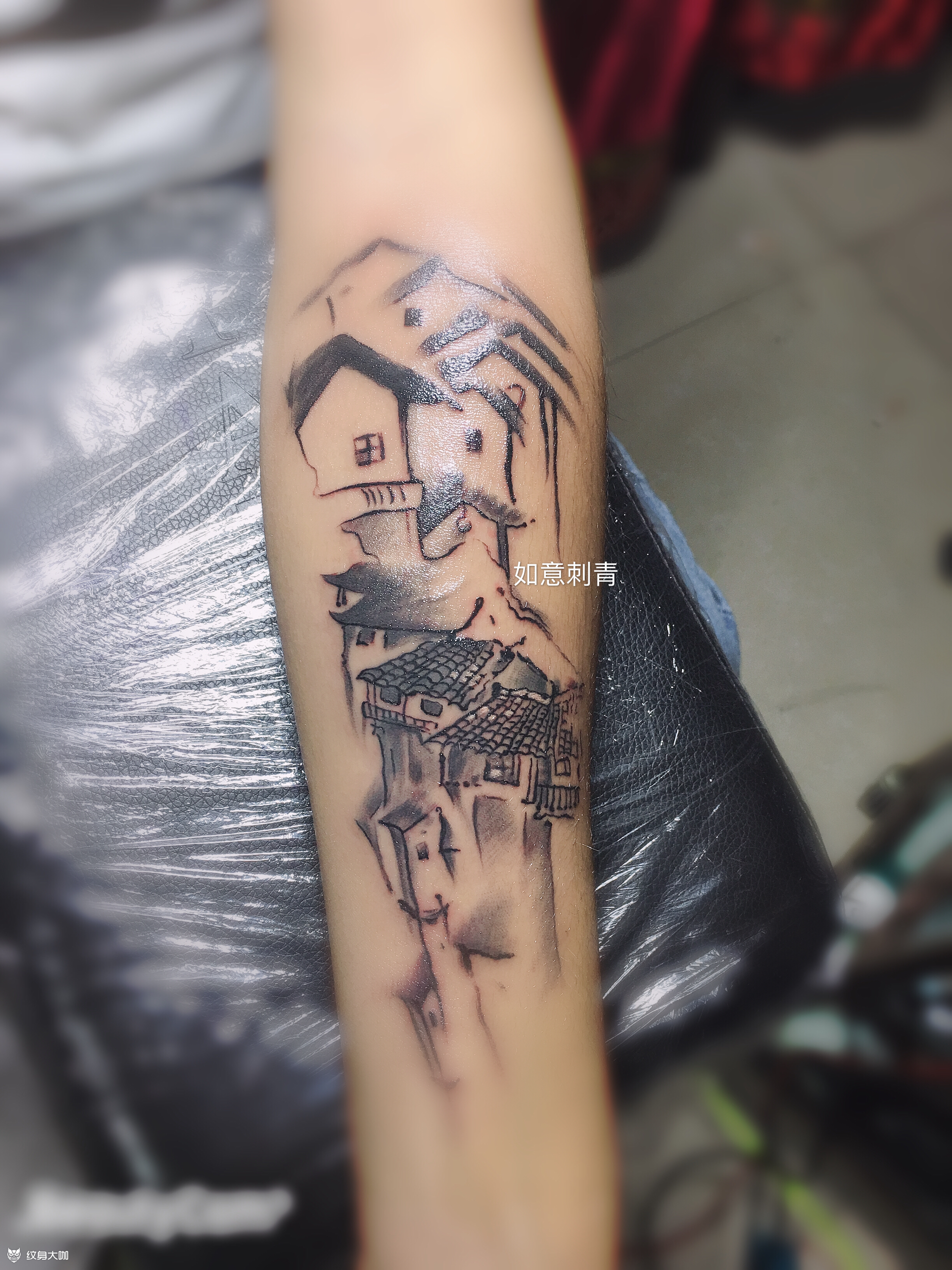 水墨风房子第一次纹身,小伙子_纹身吧社区 - 纹身大咖