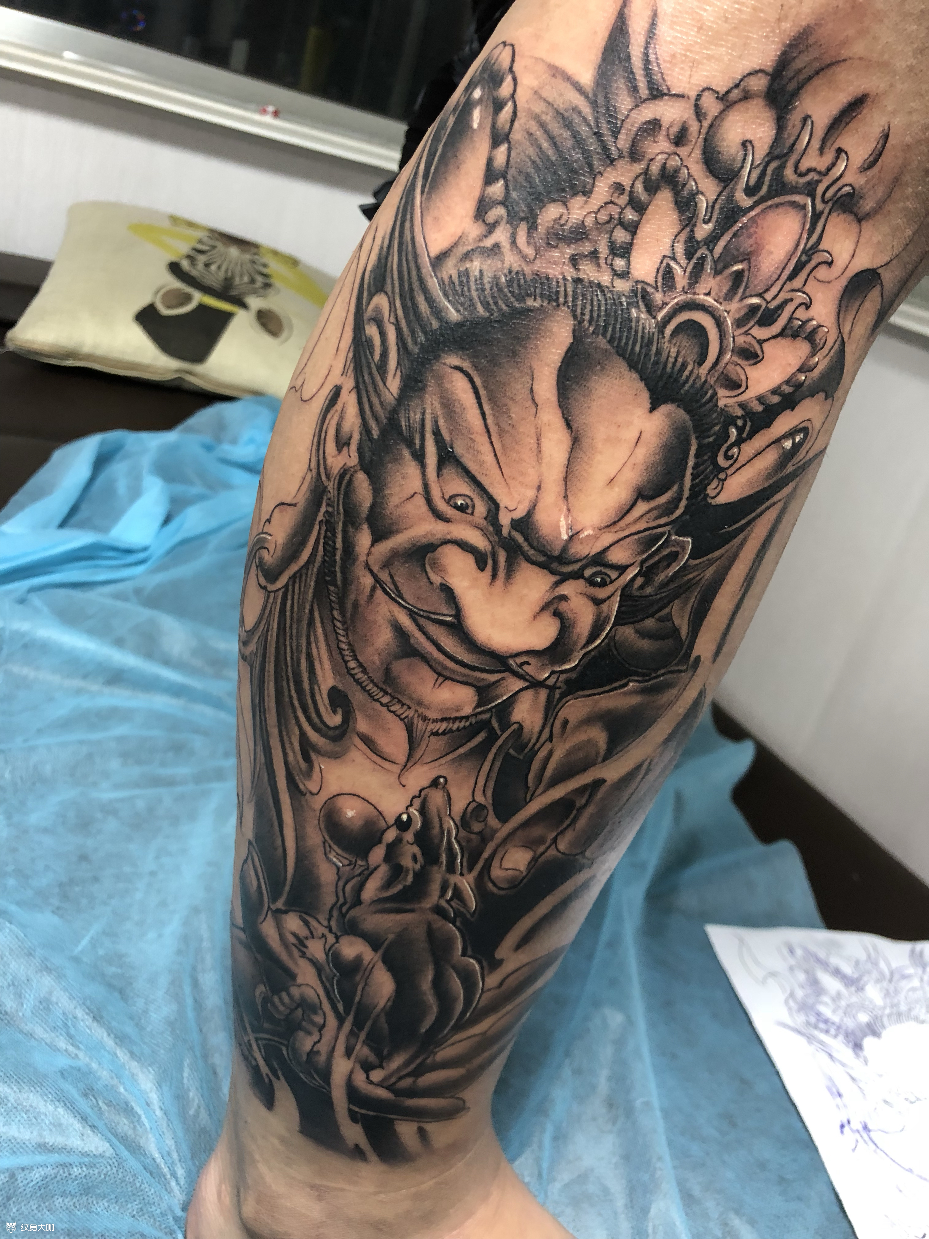 包小腿财神,龙爪_纹身图案手稿图片_刘洪禹的纹身作品集