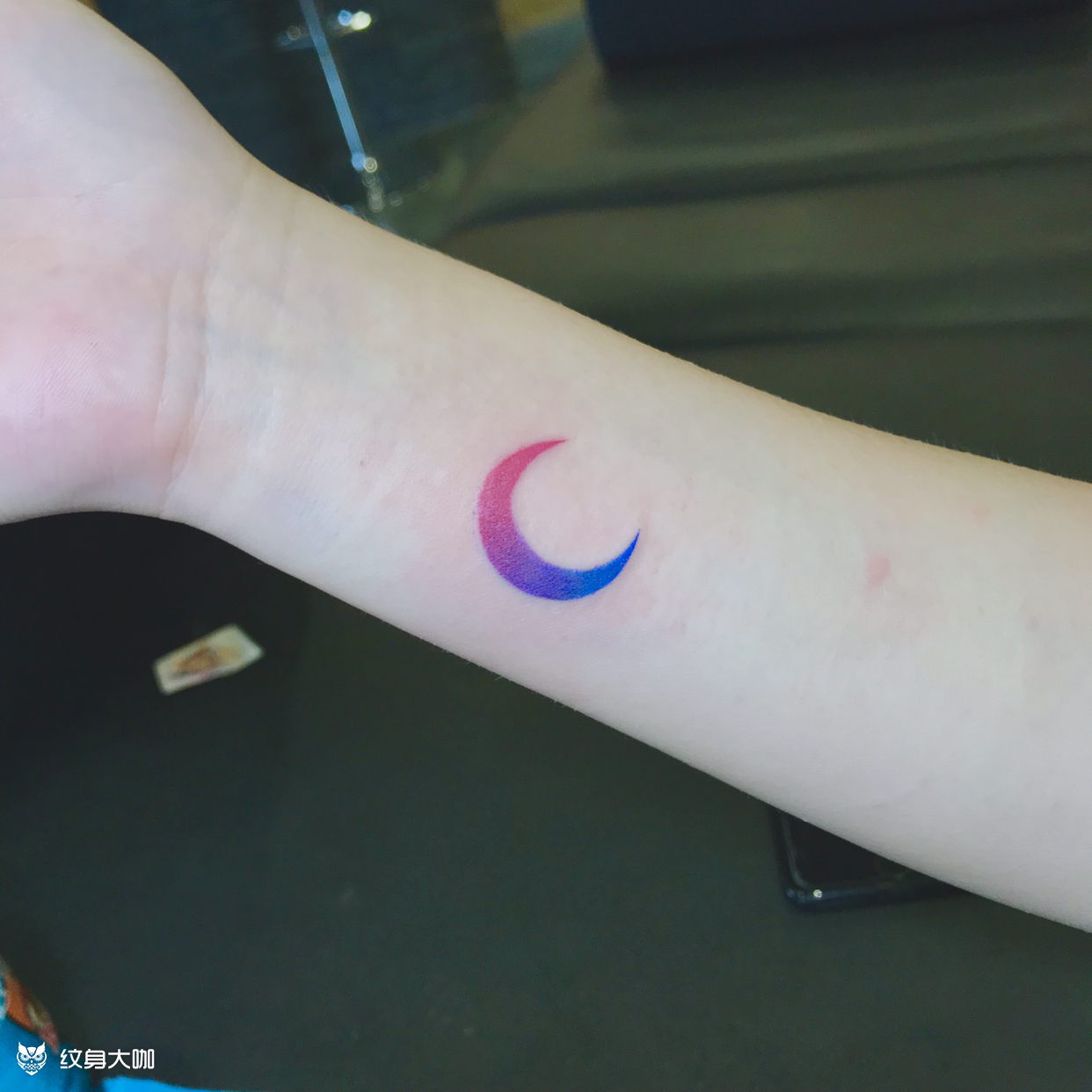 渐变小月亮_纹身图案手稿图片_ jenny的纹身作品集