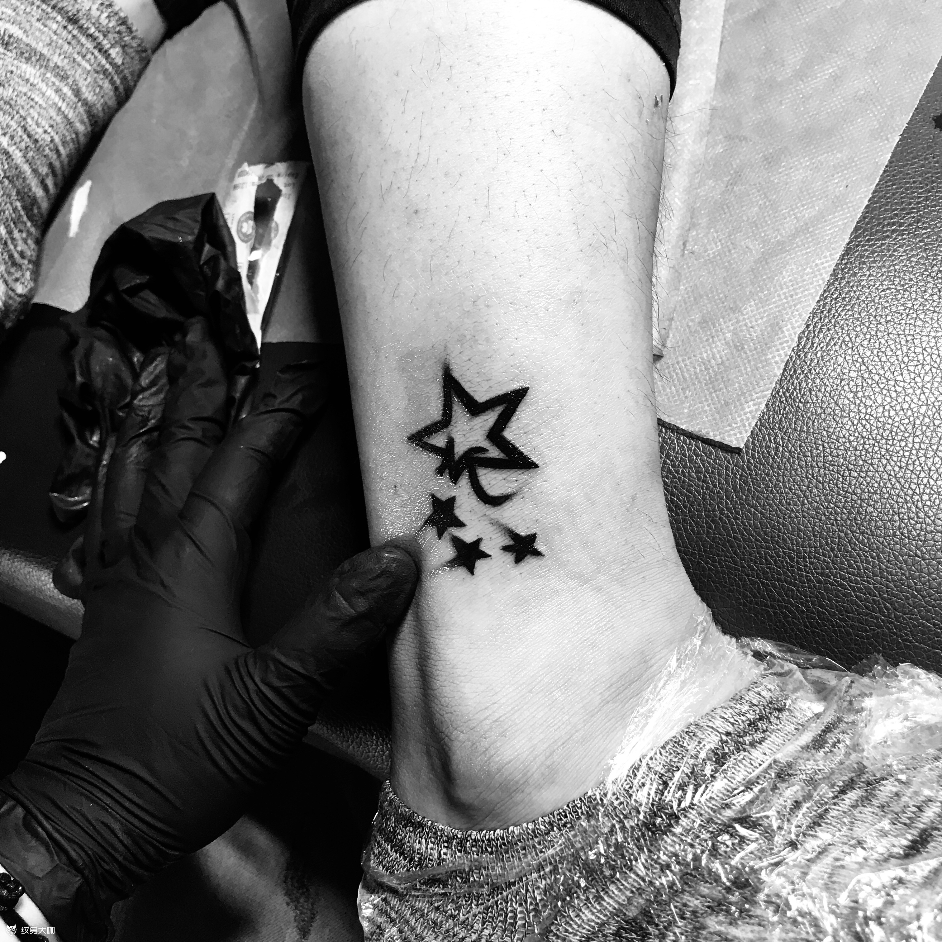 脚踝五角星_纹身图案手稿图片_张卫康的纹身作品集