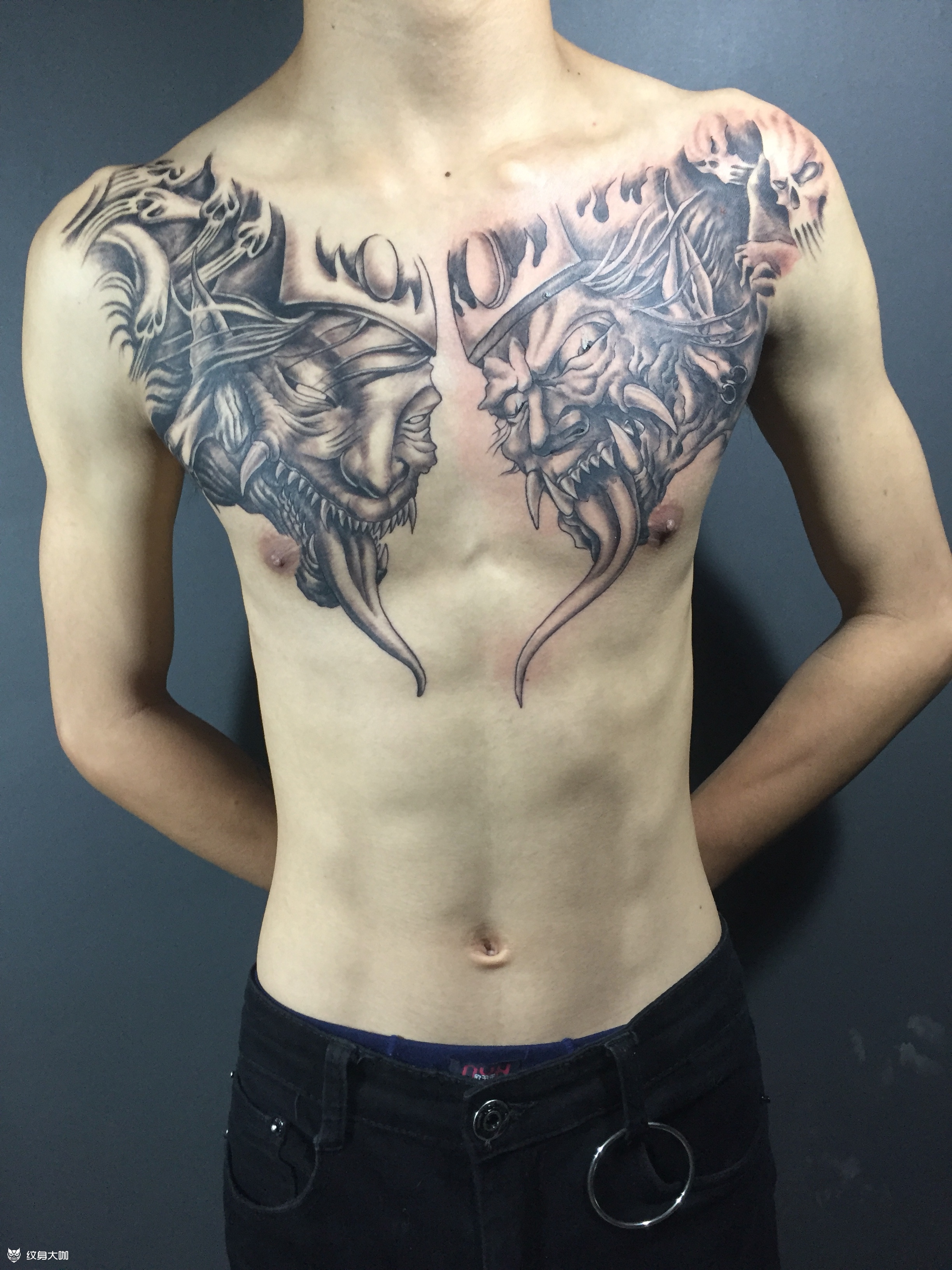 黑白无常花胸客人来的次数分三_纹身吧社区 - 纹身大咖