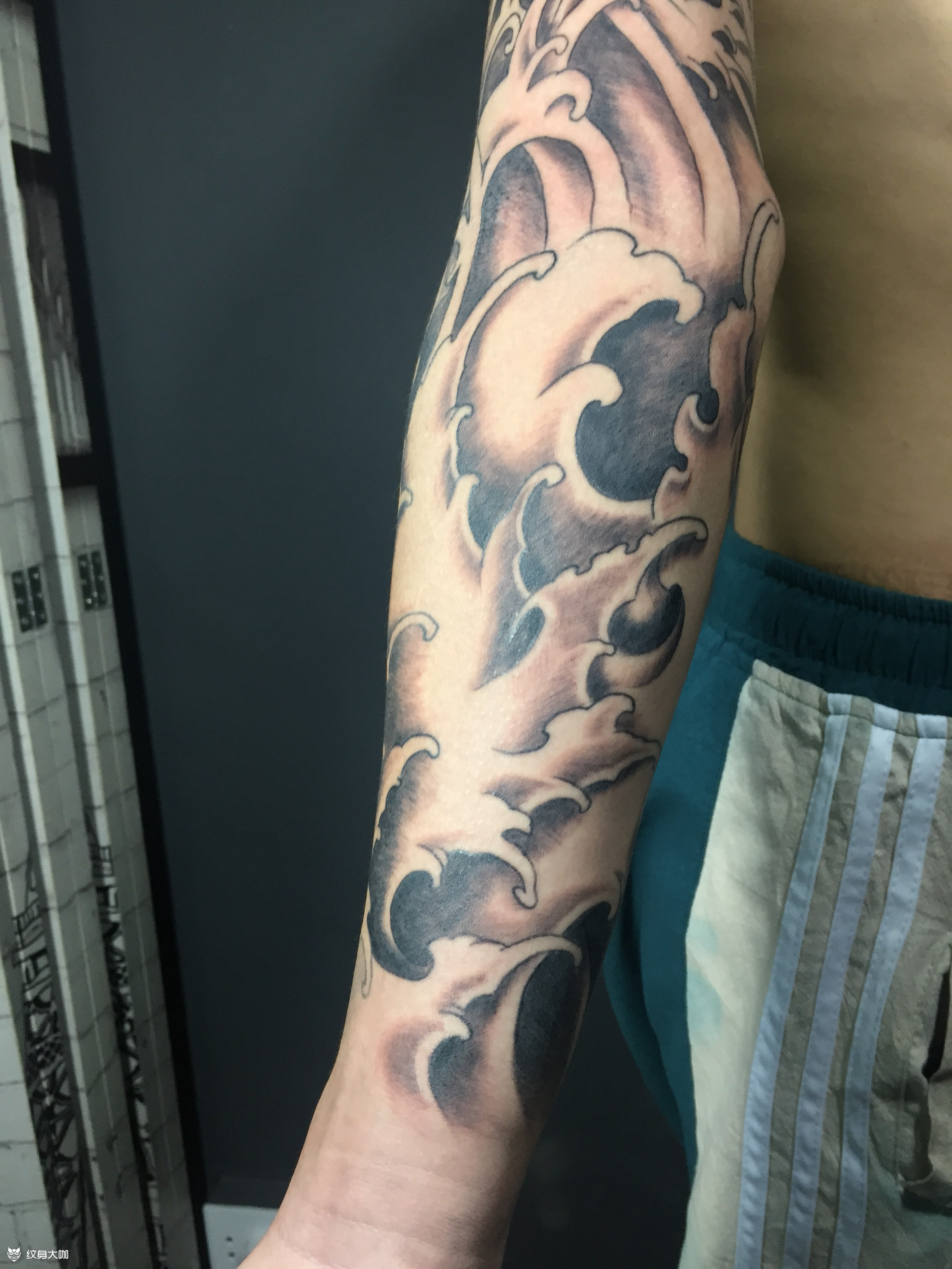 般若鲤鱼接花臂小臂外侧本来有_纹身吧社区 - 纹身大咖