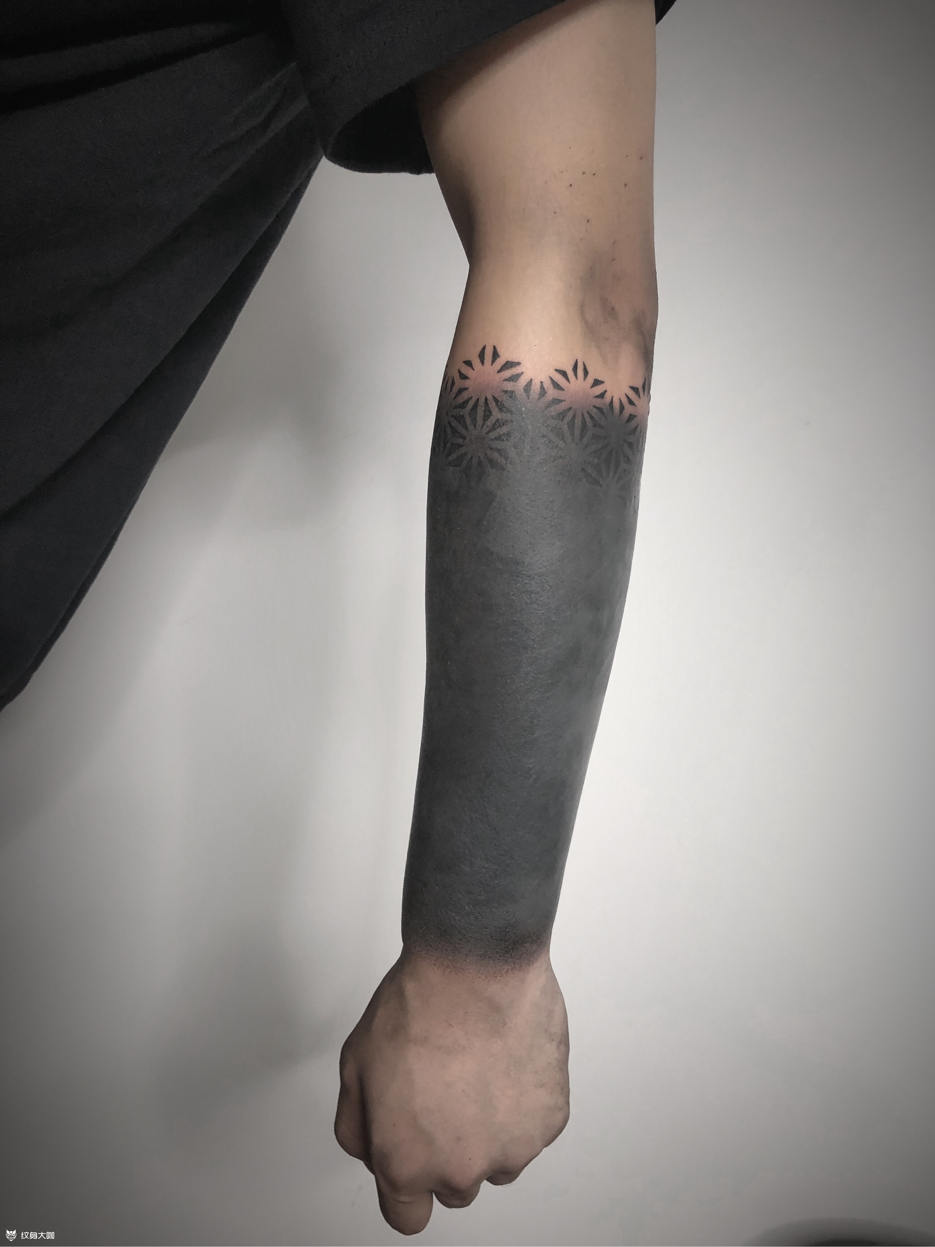 黑臂…_纹身图案手稿图片_肖峰的纹身作品集