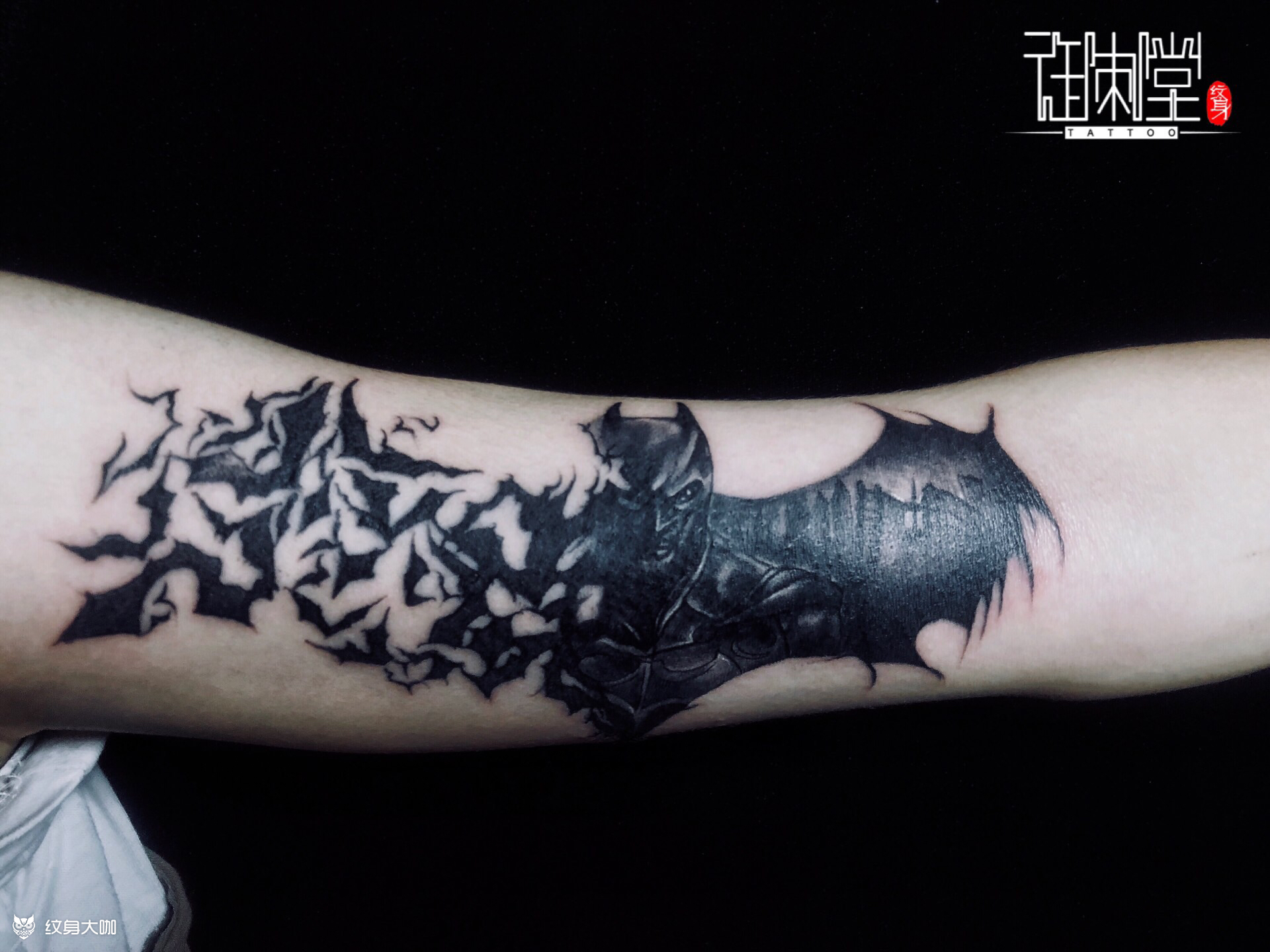 蝙蝠侠遮盖旧纹身