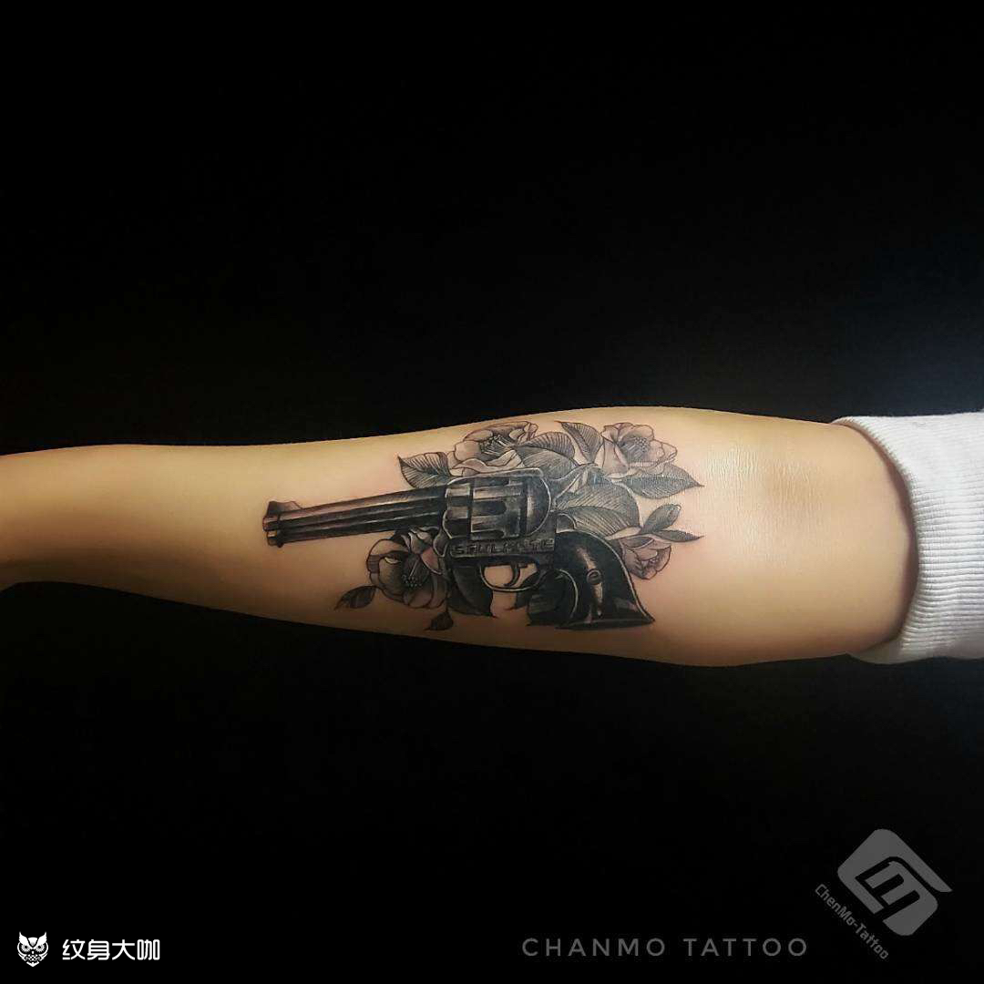 枪花玫瑰_纹身图案手稿图片_陈墨 sinkink的纹身作品集