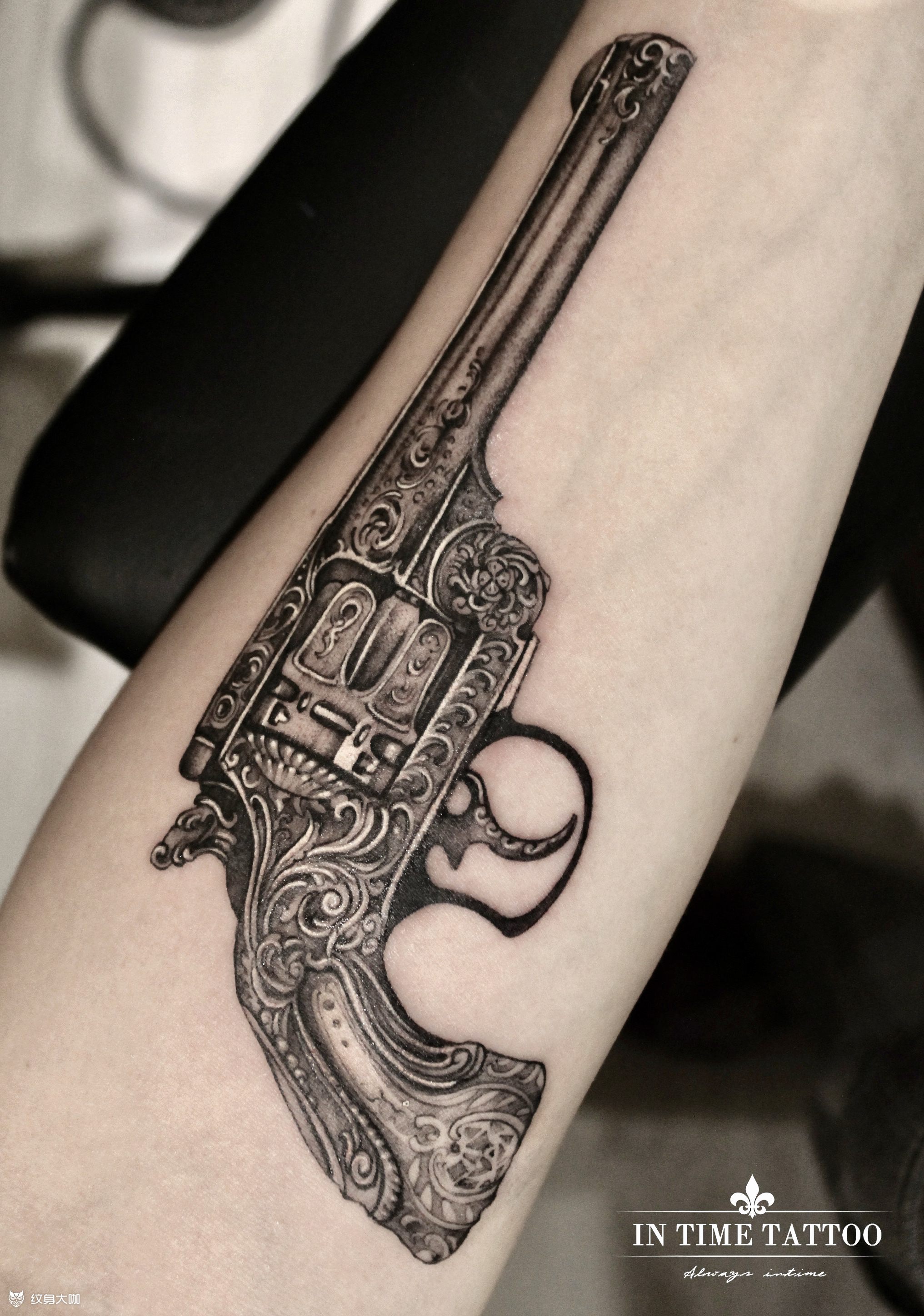 复古左轮枪_纹身图案手稿图片_travis时的纹身作品集