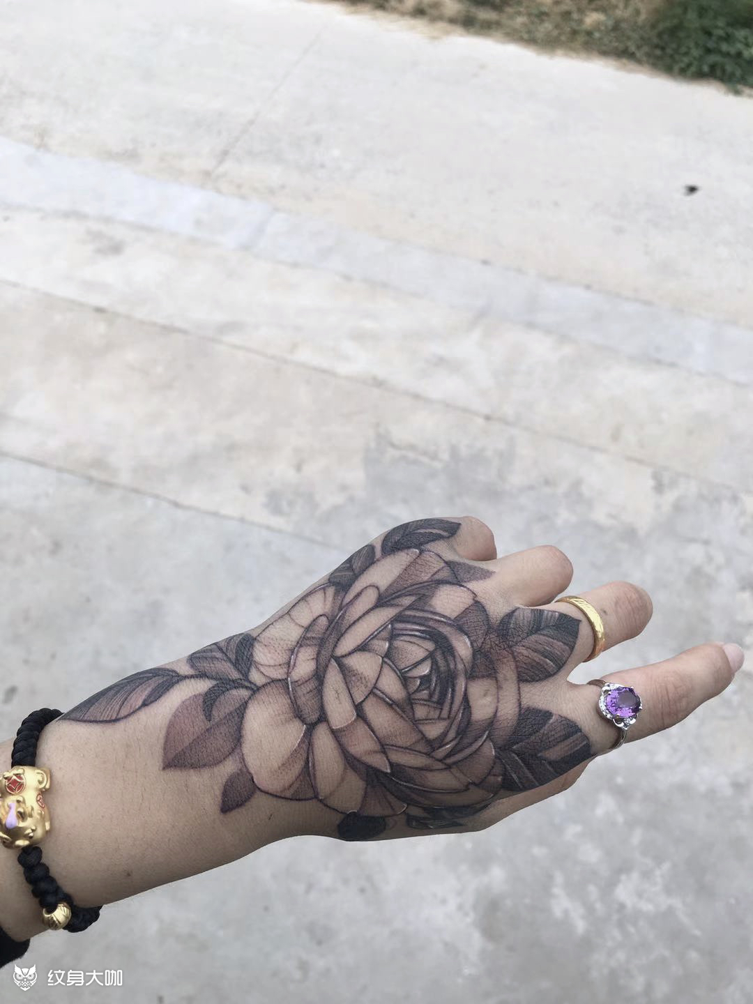 手背欧美花卉_纹身图案手稿图片_徐陶陶的纹身作品集