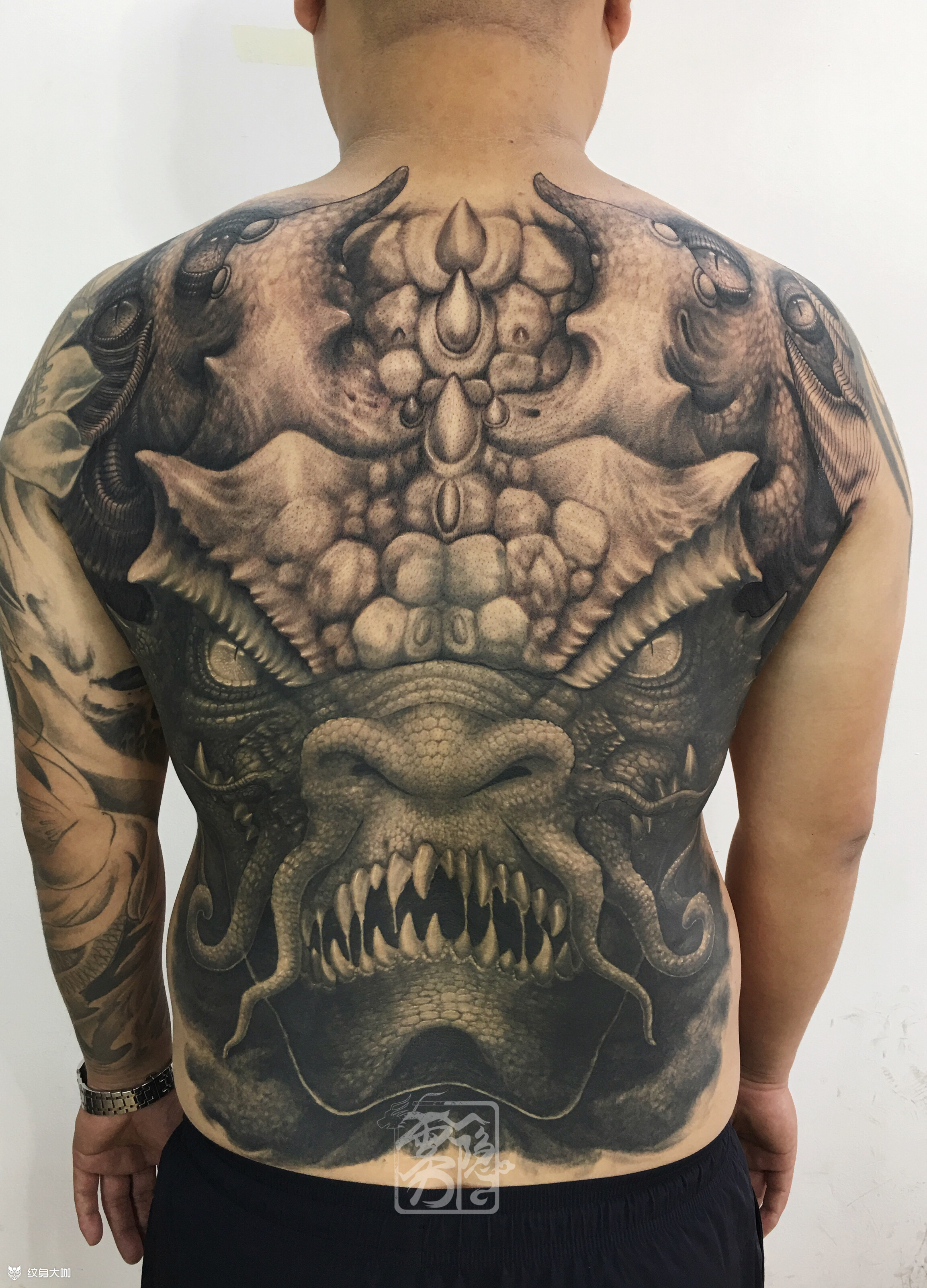 近期的满背作品.请大神们多多指_纹身吧社区 - 纹身大咖