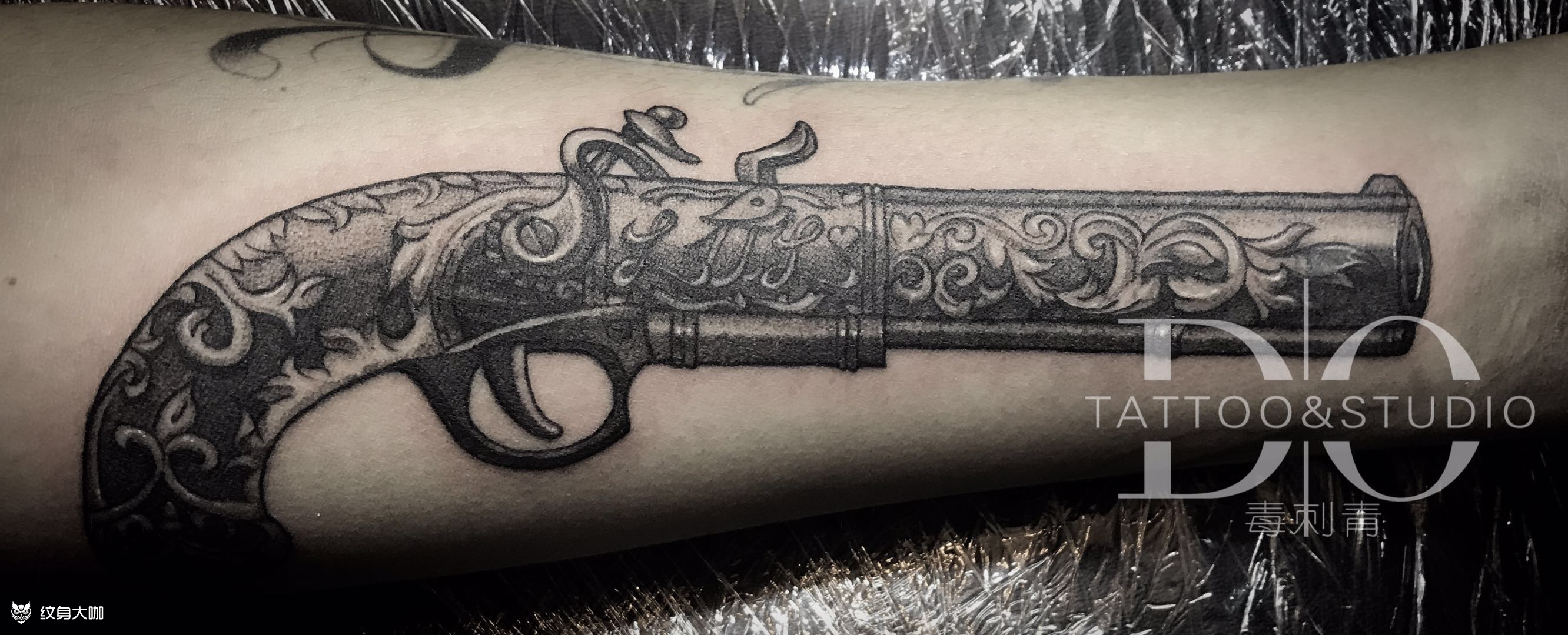 《爱情的枪》_纹身图案手稿图片_akira的纹身作品集