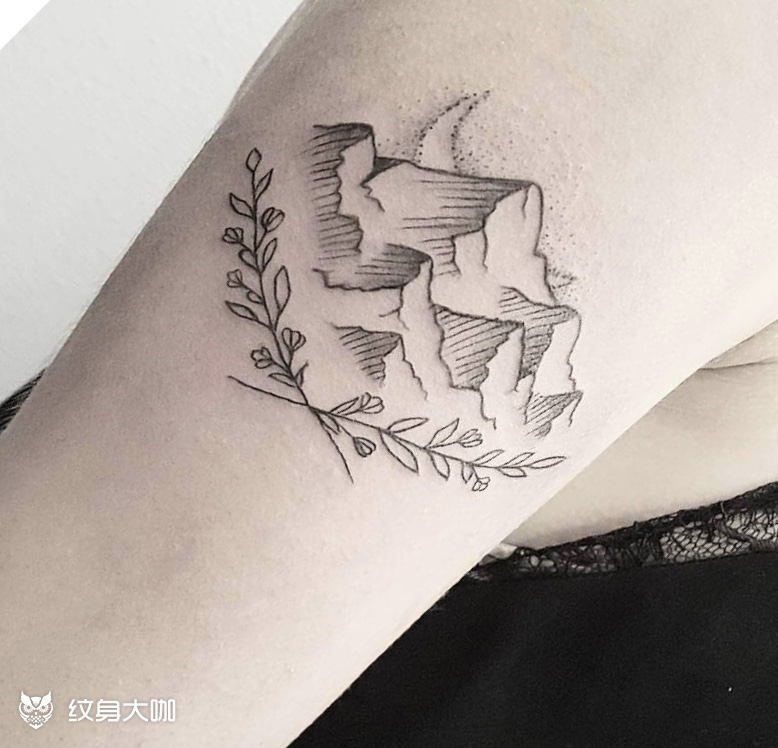 山石_纹身图案手稿图片_李露的纹身作品集