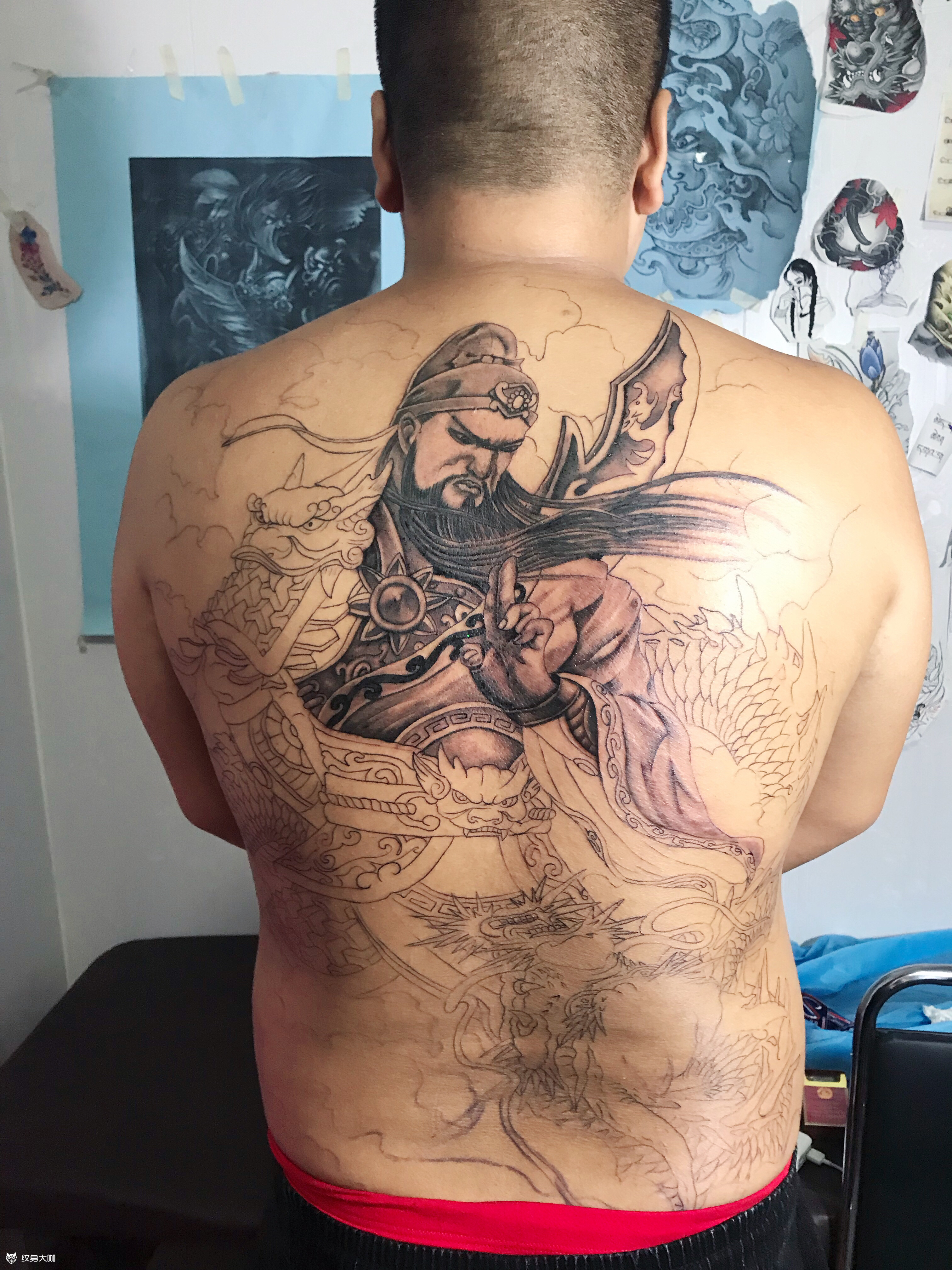关公踏龙 一路长红_纹身图案手稿图片_临汾雕龙堂的纹身作品集